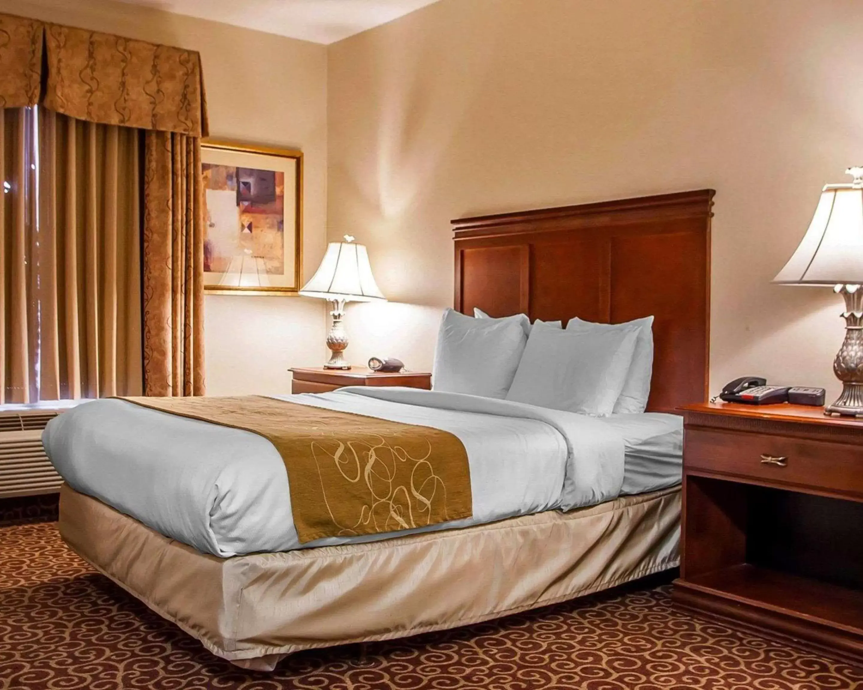 Bedroom, Bed in Comfort Suites East Brunswick - South River