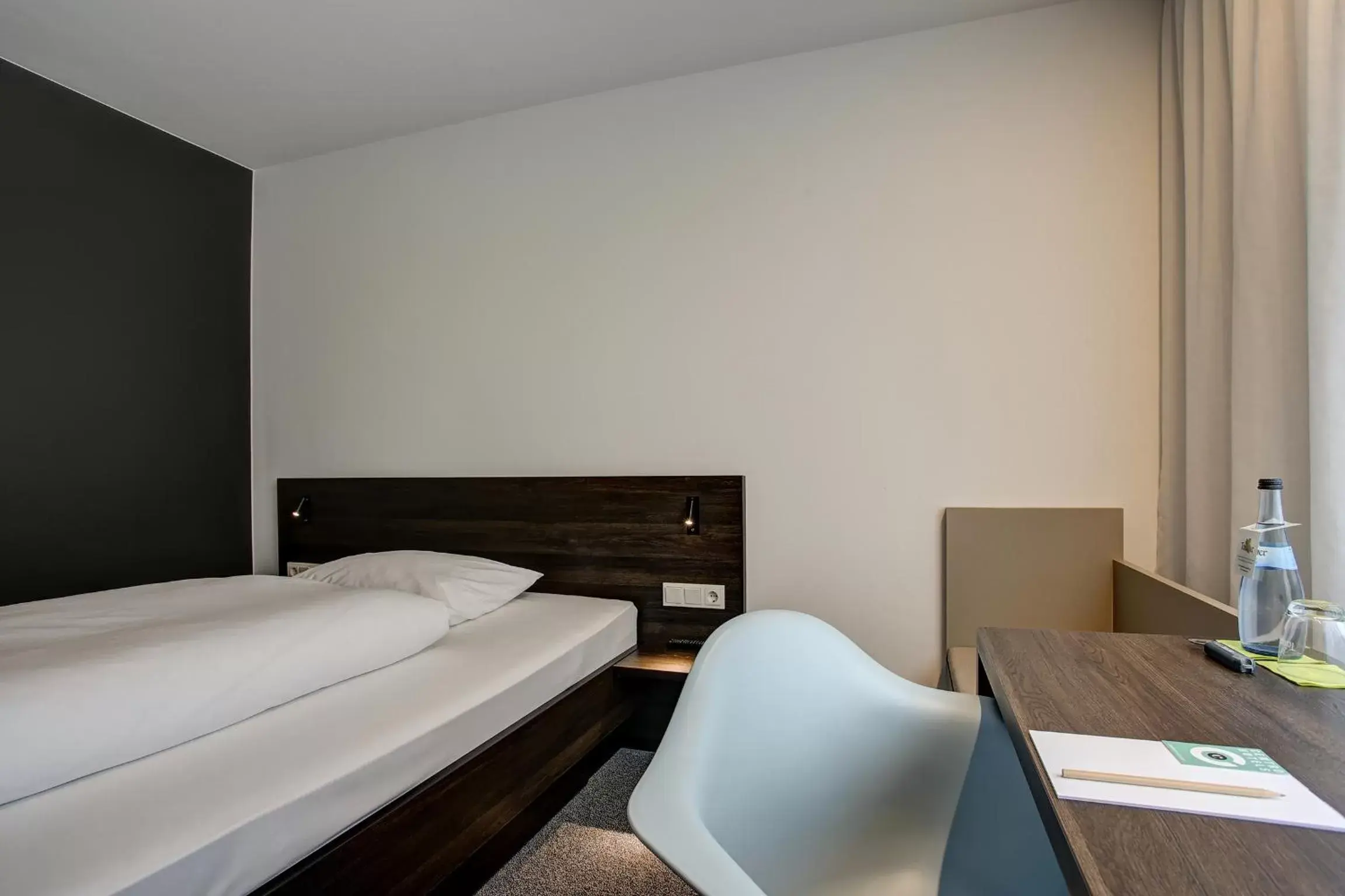 Bedroom, Bed in Centro Parkhotel Stuttgart
