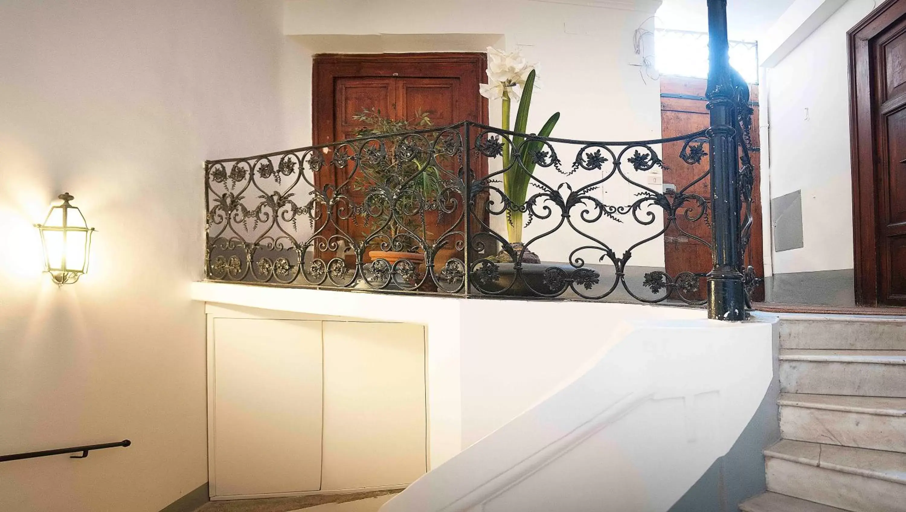 Property building in Hotel Scalinata Di Spagna Property building in Hotel Scalinata Di Spagna