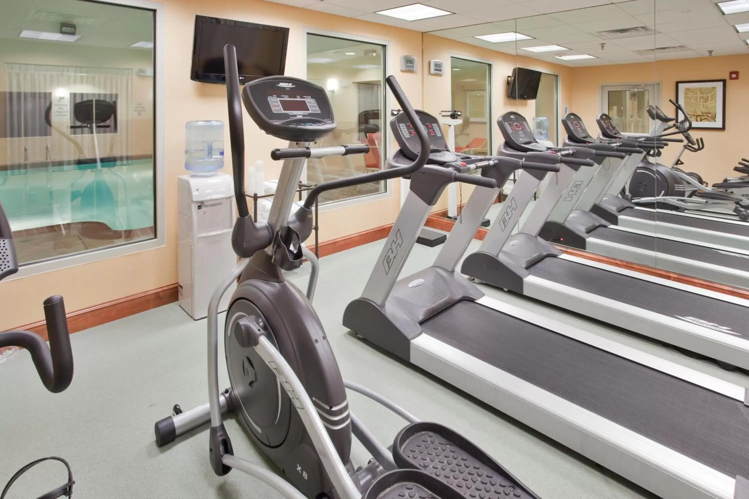 Fitness centre/facilities, Fitness Center/Facilities in Holiday Inn Express Hotel & Suites Fredericksburg, an IHG Hotel