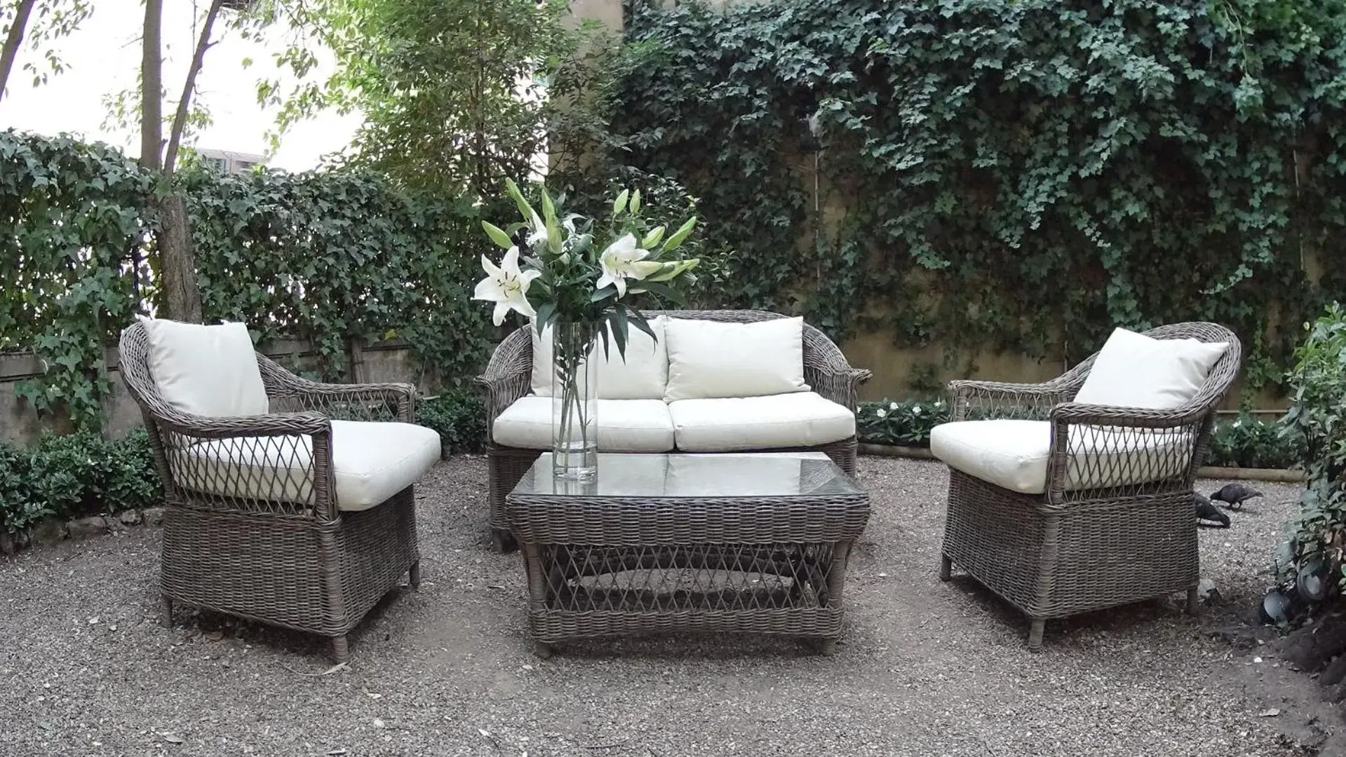 Garden, Seating Area in Al Palazzo del Marchese di Camugliano Residenza d'Epoca