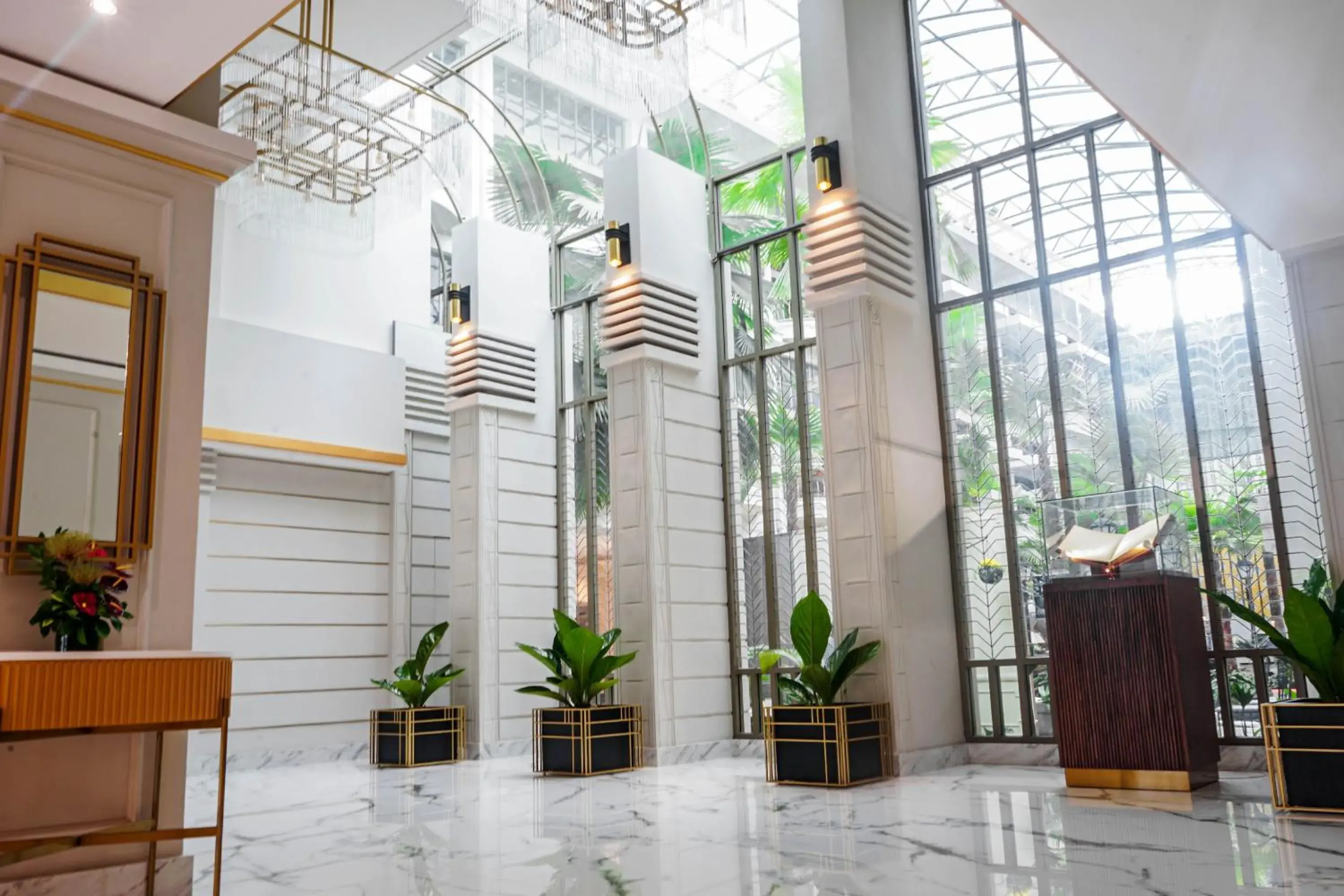 Lobby or reception in Hotel Bidakara Grand Savoy Homann Bandung