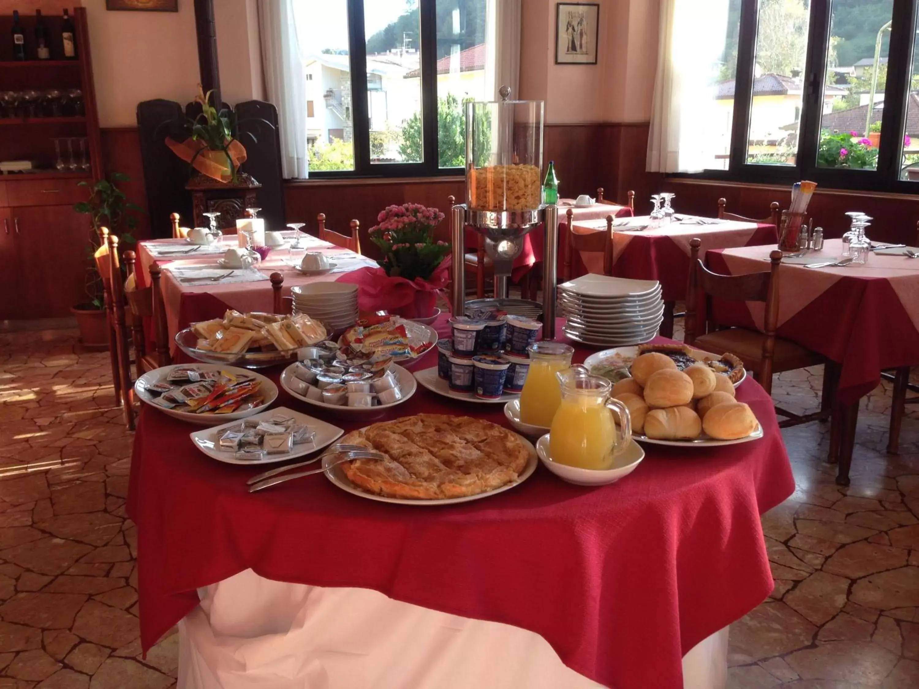 Breakfast, Restaurant/Places to Eat in Albergo Sala