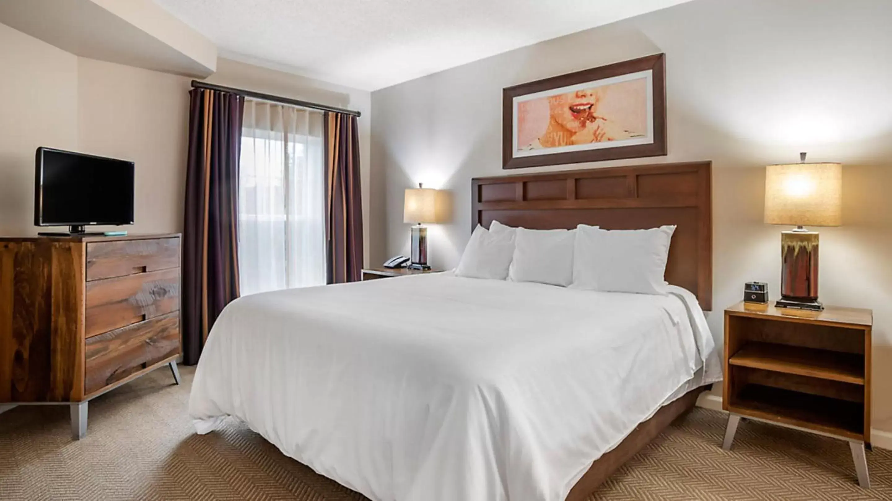 Bed in Bluegreen Vacations Suites at Hershey