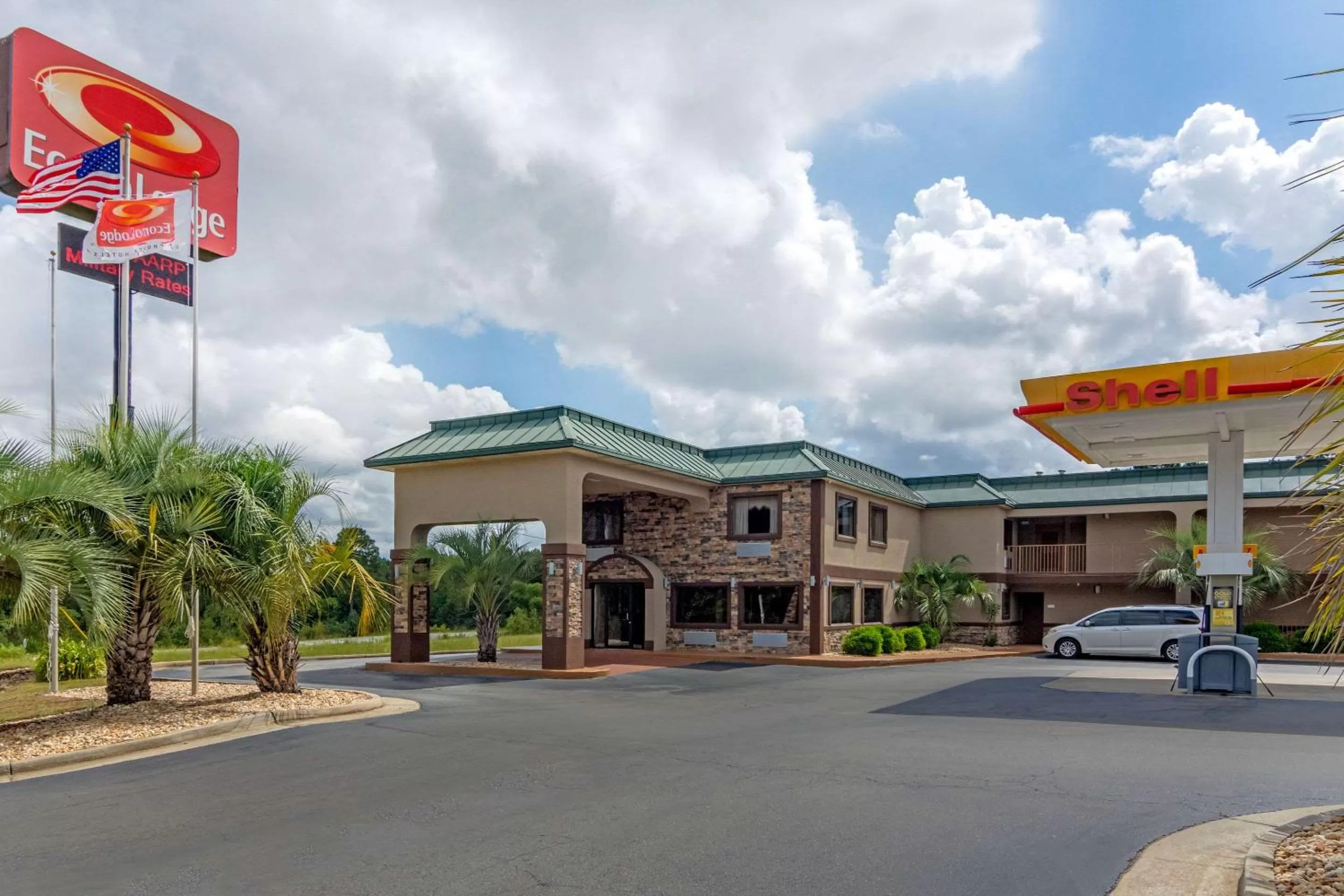 Property building in Econo Lodge Byron - Warner Robins