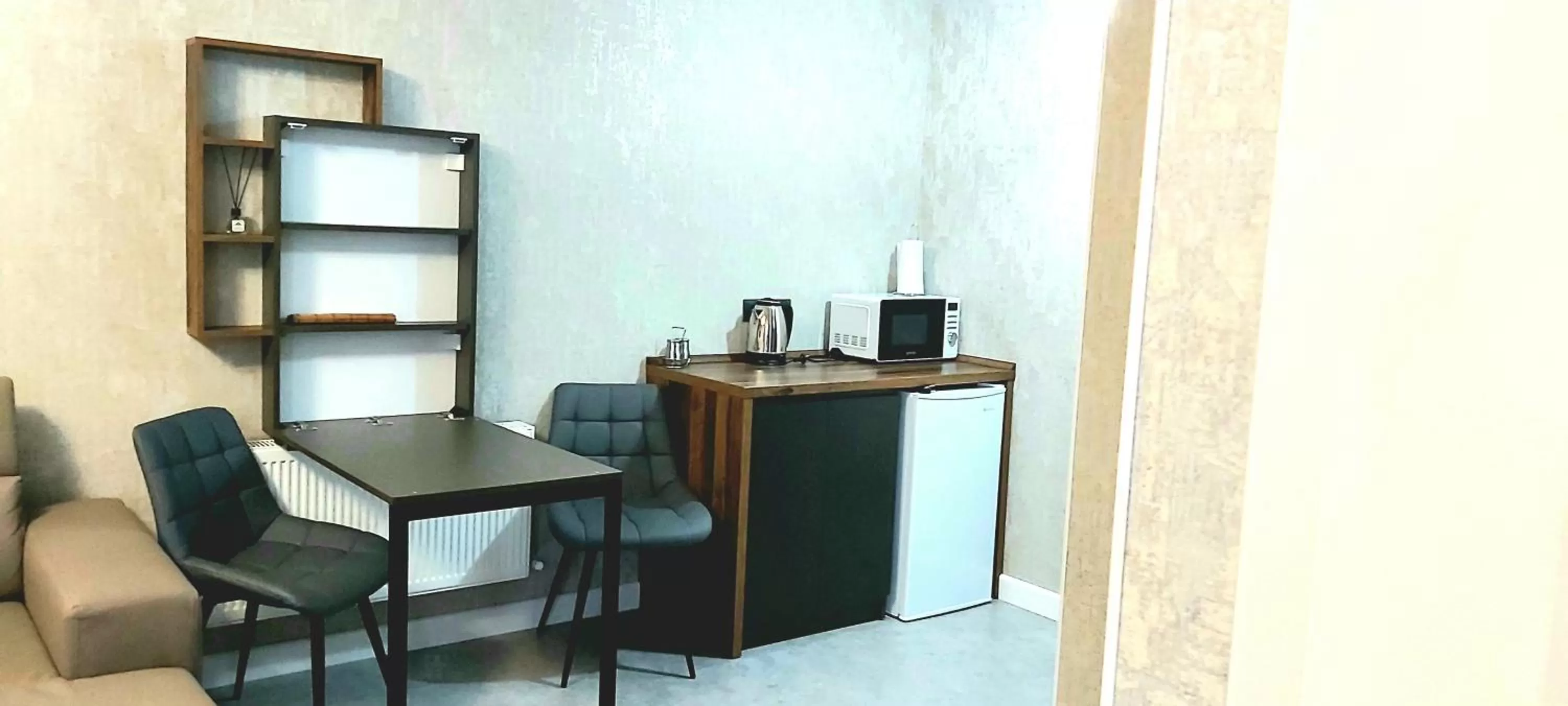 TV/Entertainment Center in White House