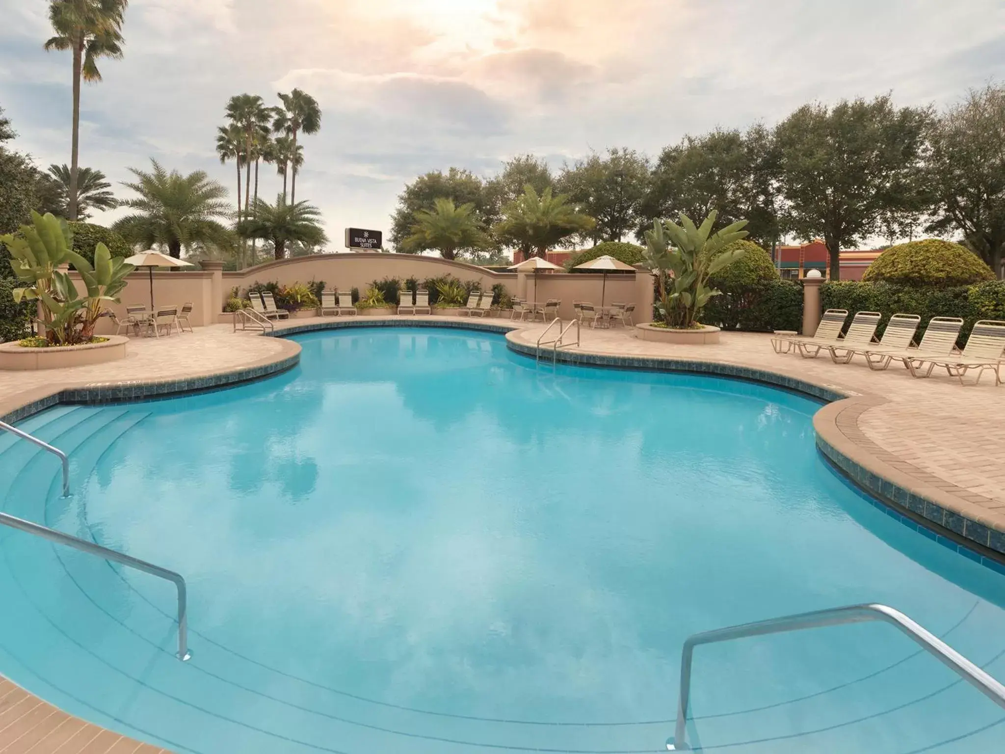 Patio, Swimming Pool in Buena Vista Suites Orlando
