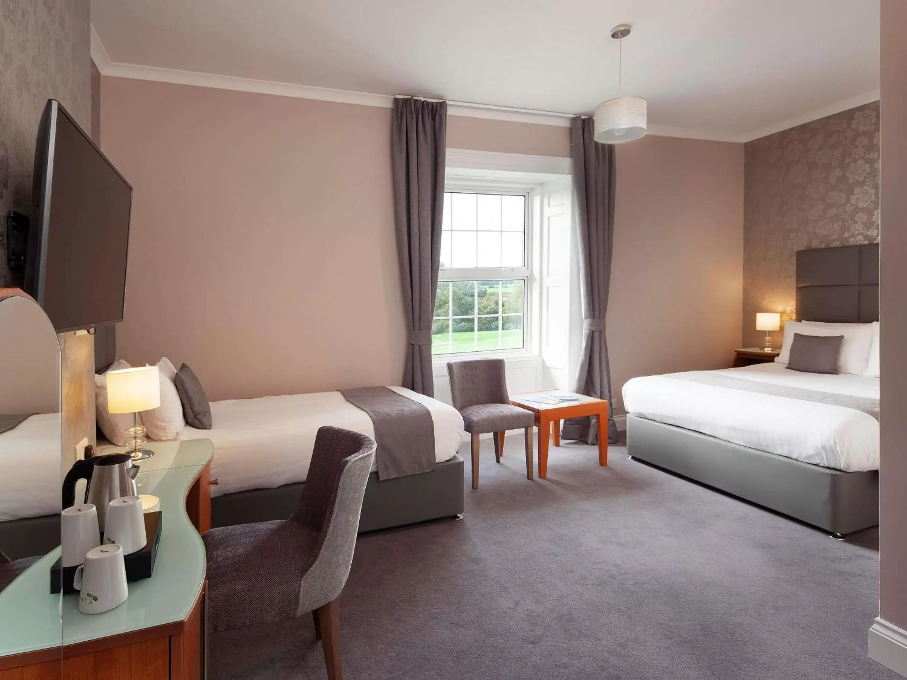 Bedroom, Bed in Elfordleigh Hotel