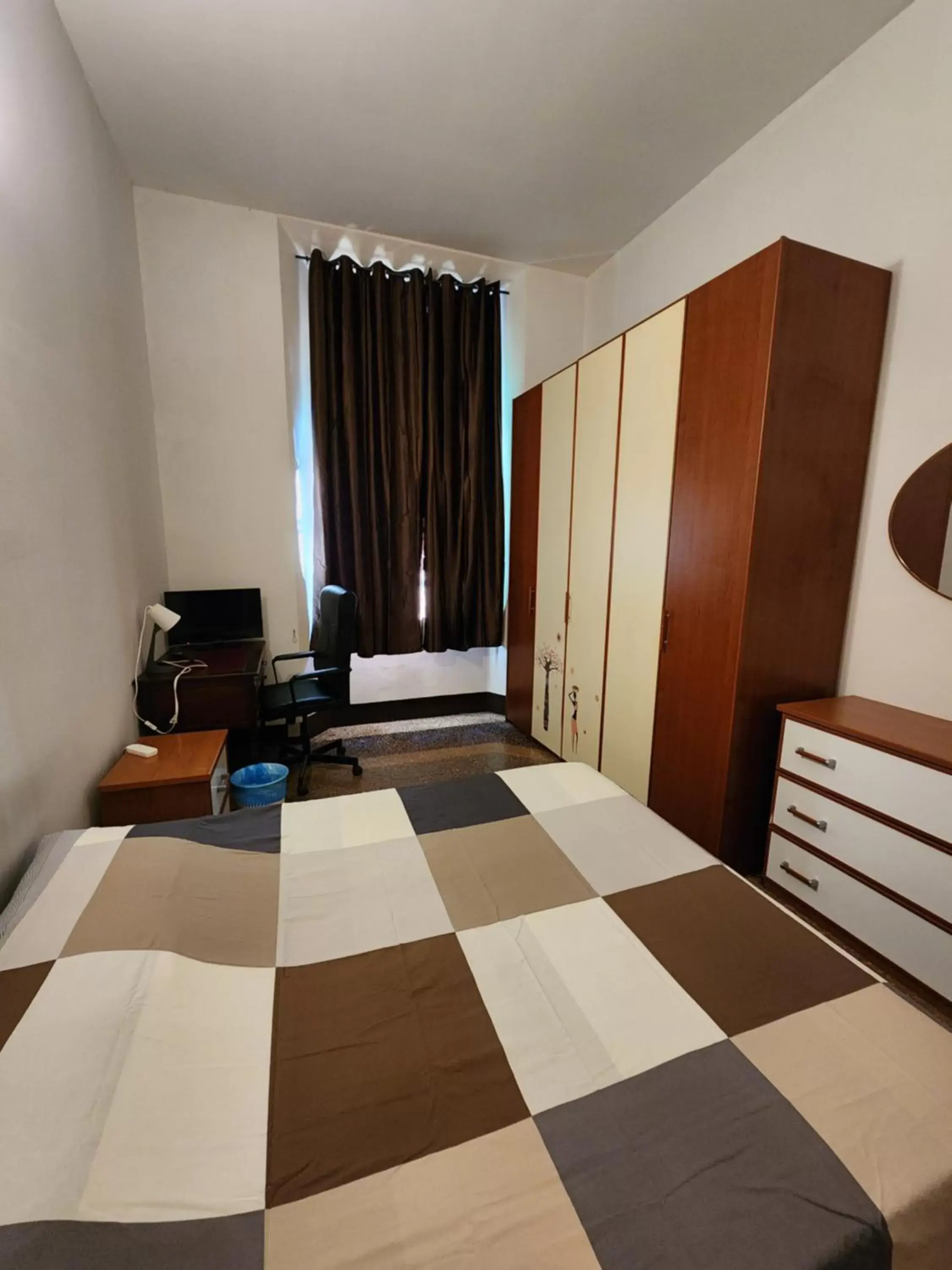 Double Room with Shared Bathroom in TATA HOMES Double Room with Shared Bathroom in TATA HOMES