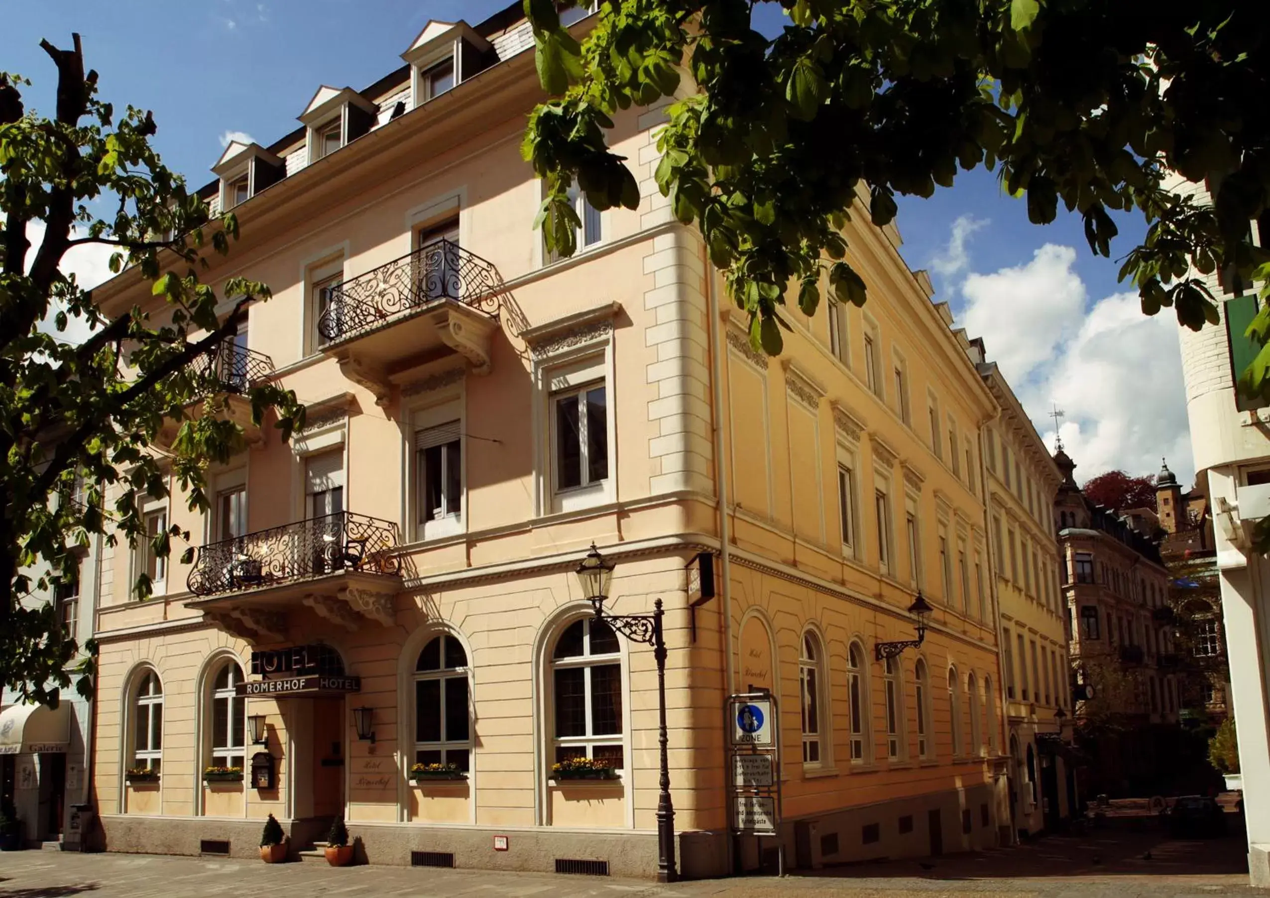 Facade/entrance, Property Building in Hotel Römerhof