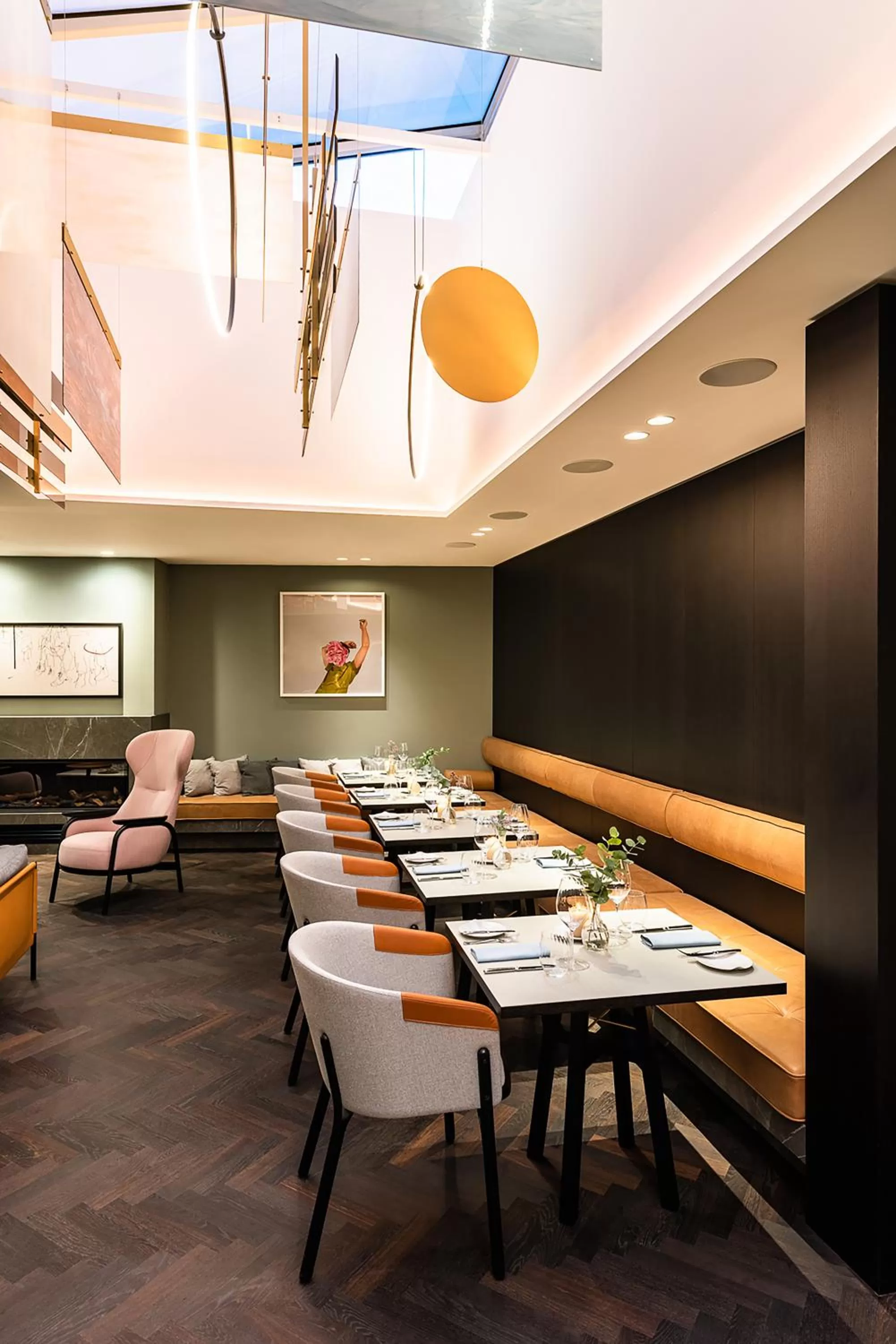 Restaurant/places to eat in Maximilian Hotel