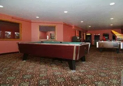 Billiard, Billiards in Crown Choice Inn & Suites Lakeview and Waterpark