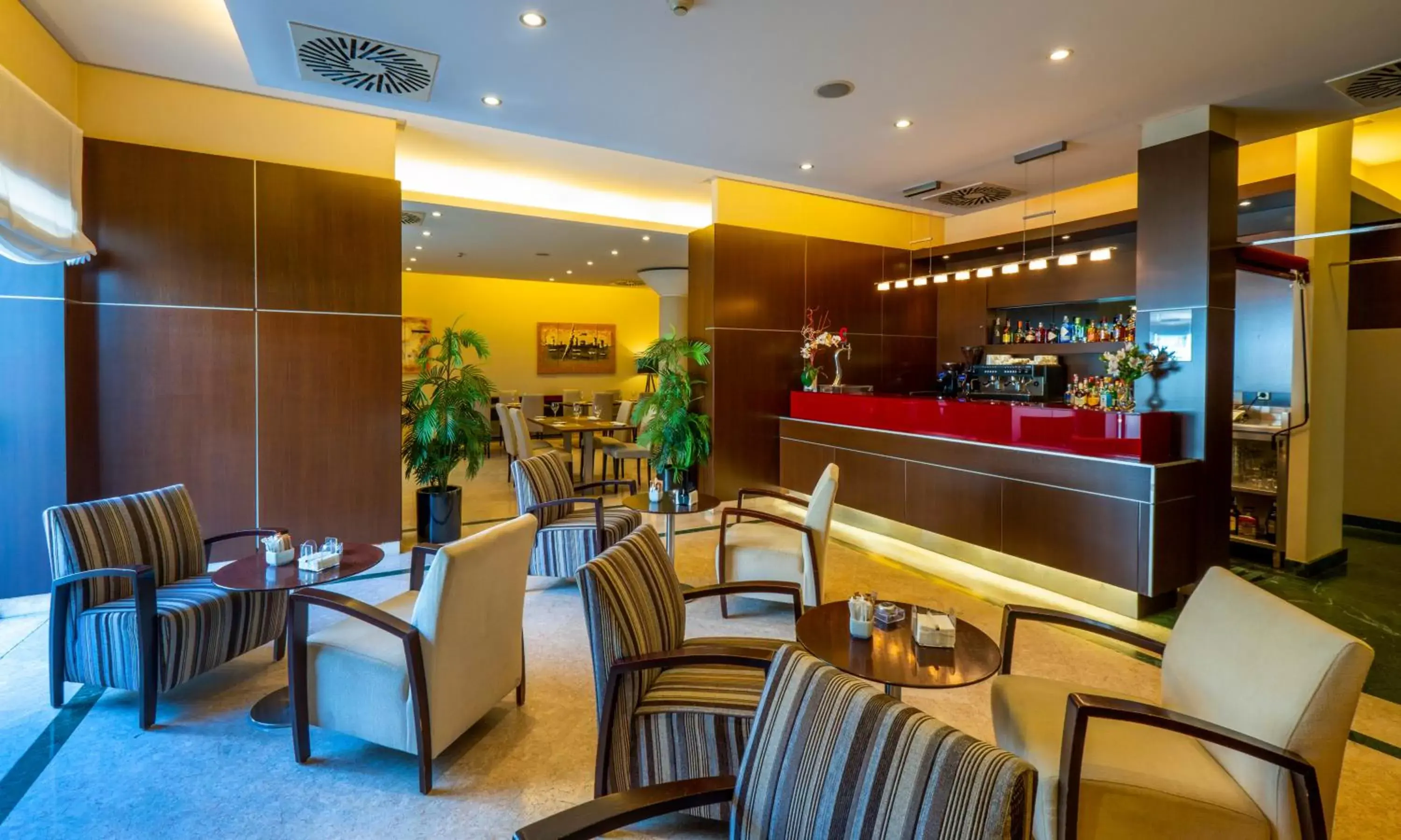 Lounge or bar, Restaurant/Places to Eat in Gran Hotel Attica21 Las Rozas