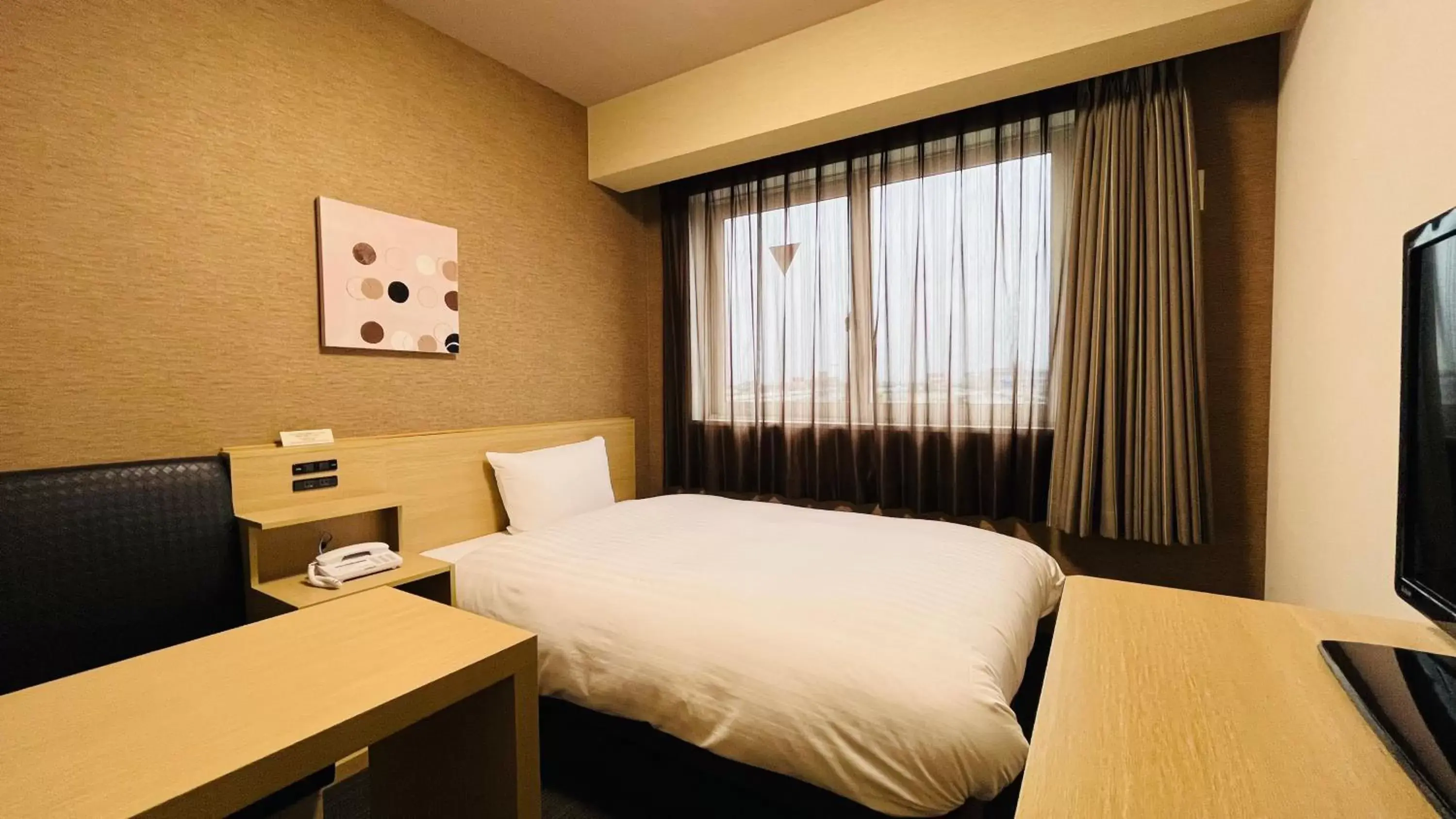 Photo of the whole room, Bed in ​Hotel Route-Inn Kumagaya​