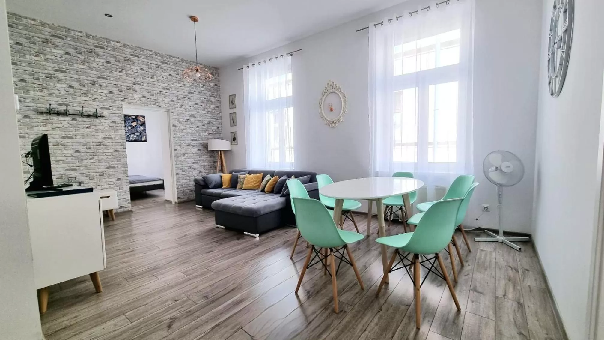 TV and multimedia, Dining Area in NOOK NOOK Apartments Katarzyny 2