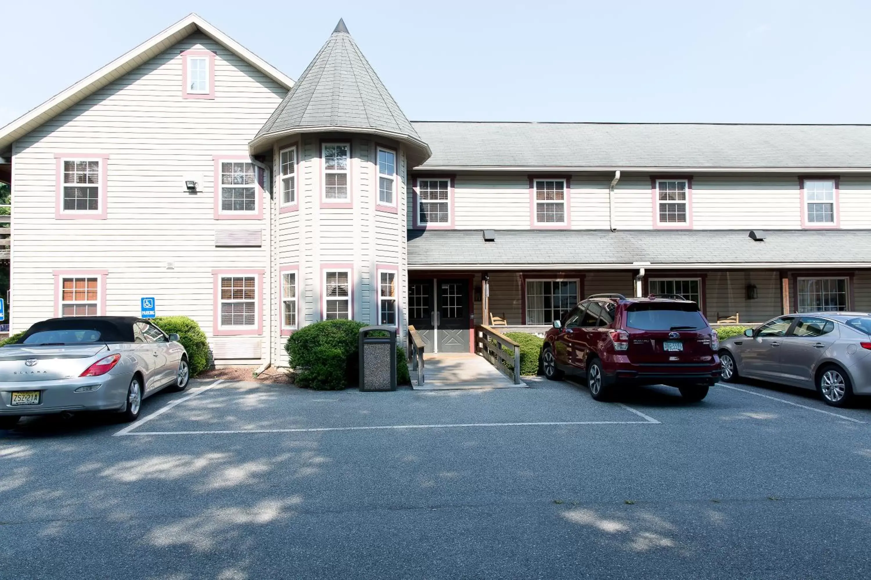 Property Building in The Country Inn of Lancaster