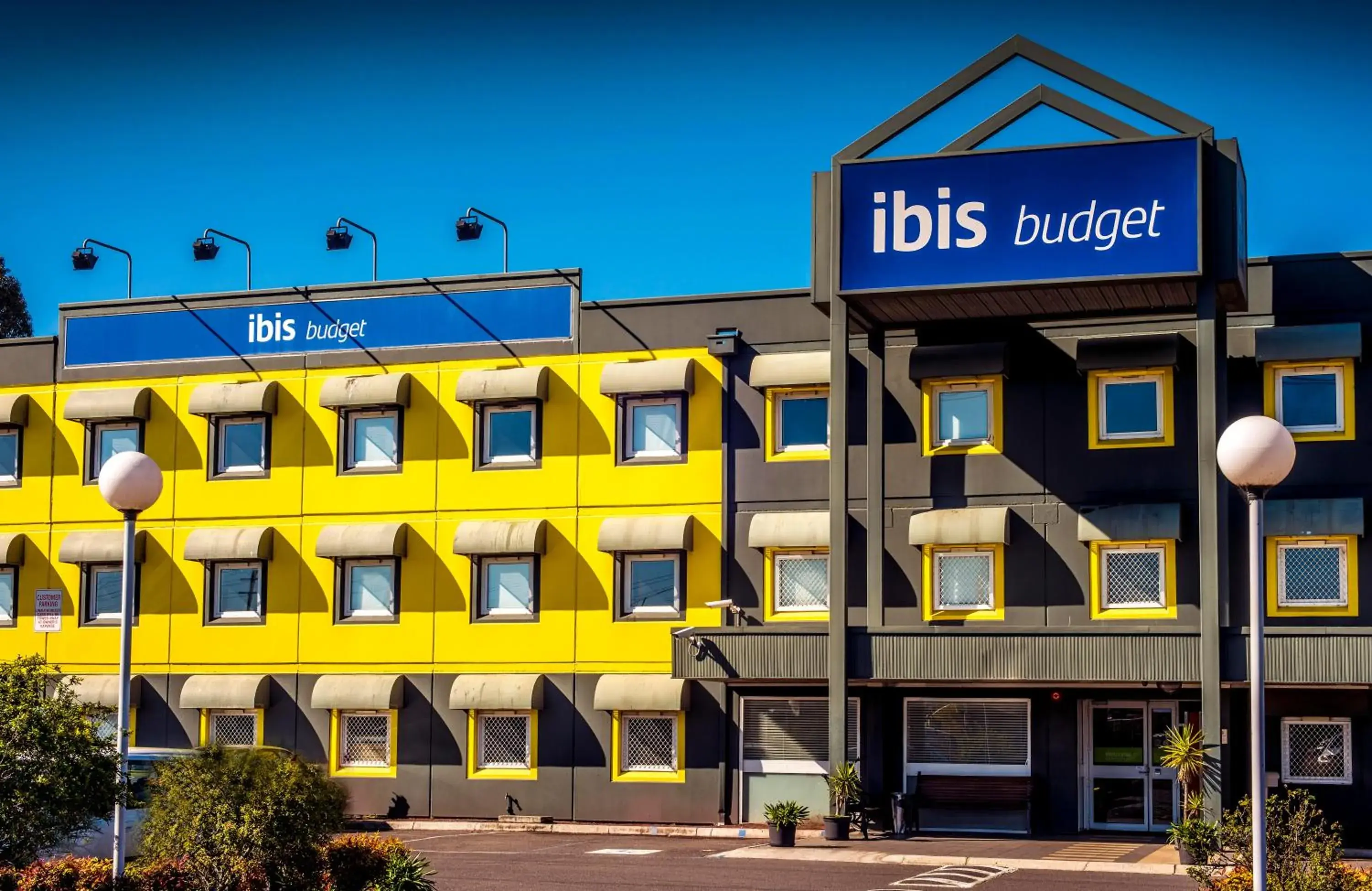 Facade/entrance in ibis Budget - Fawkner