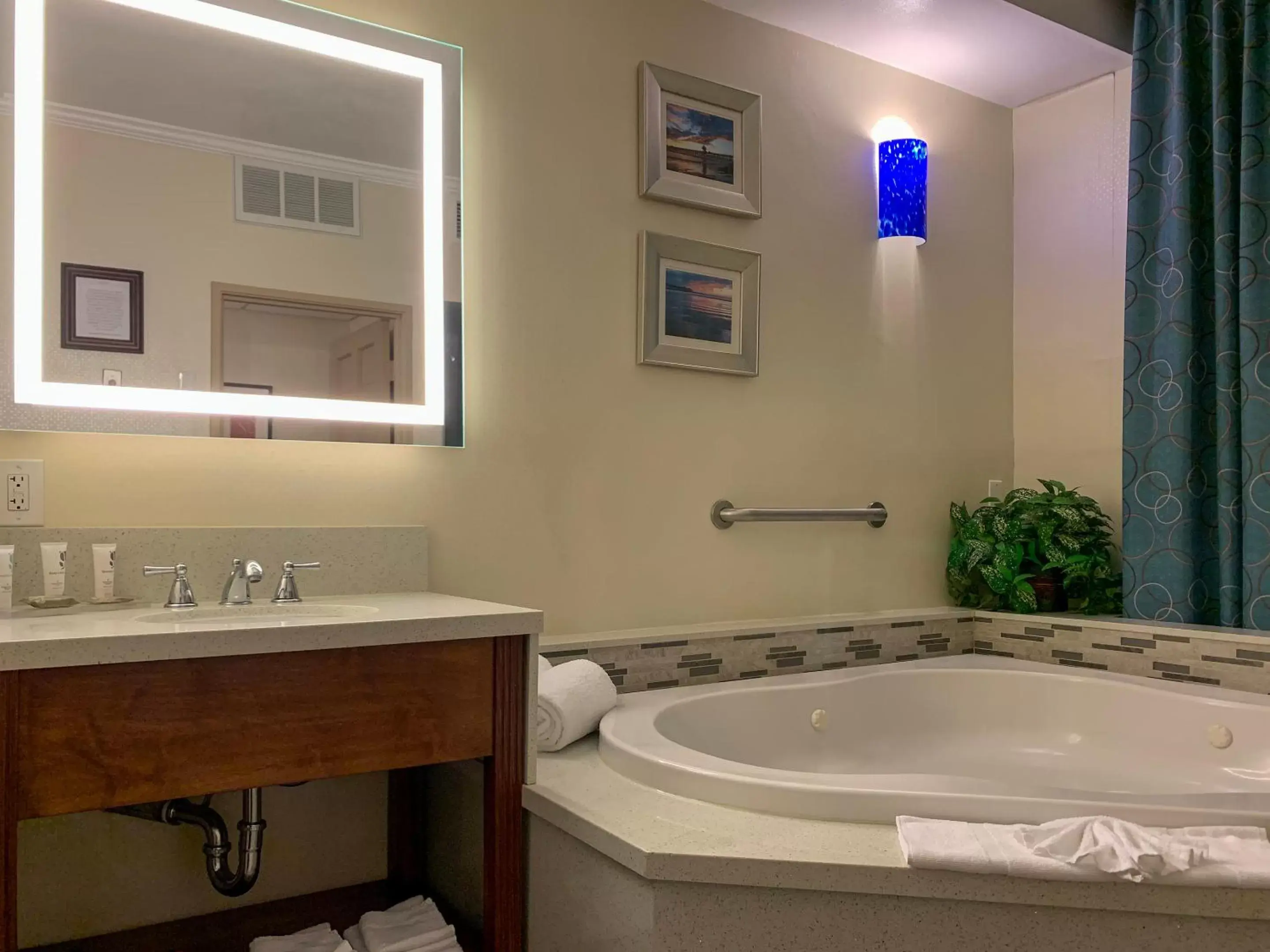 Bathroom in MainStay Suites John Wayne Airport, a Choice Hotel