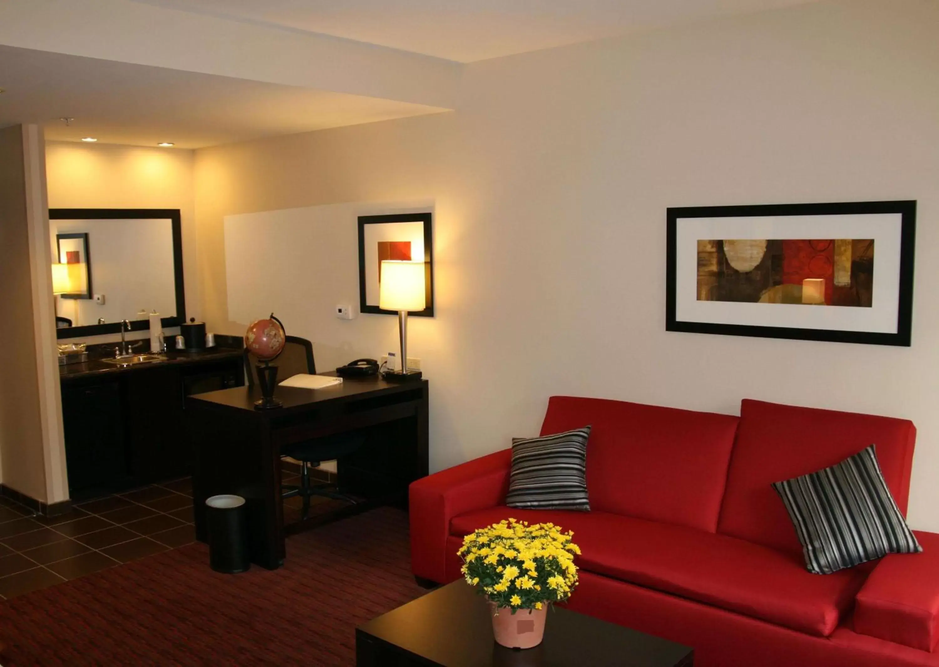 Living room, Seating Area in Hampton Inn & Suites Lebanon