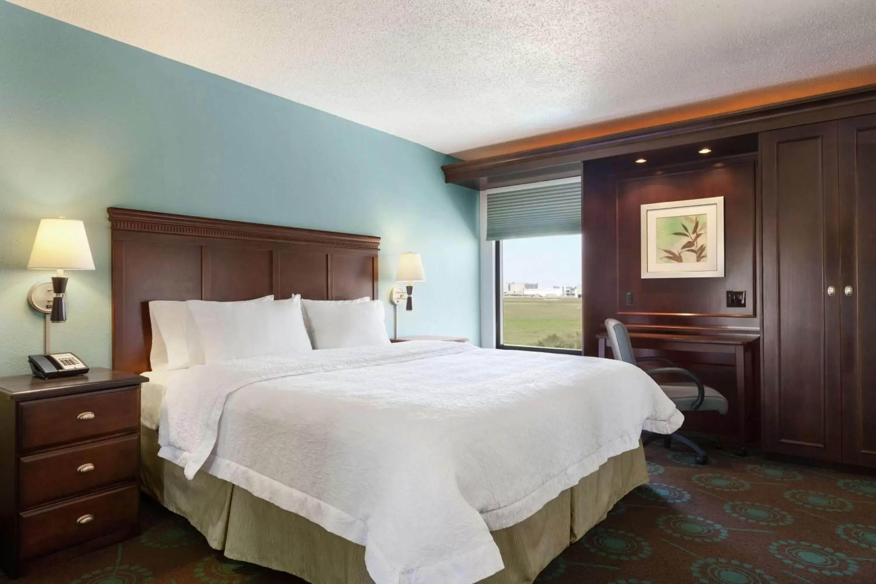 Bed in Hampton Inn Houston Northwest