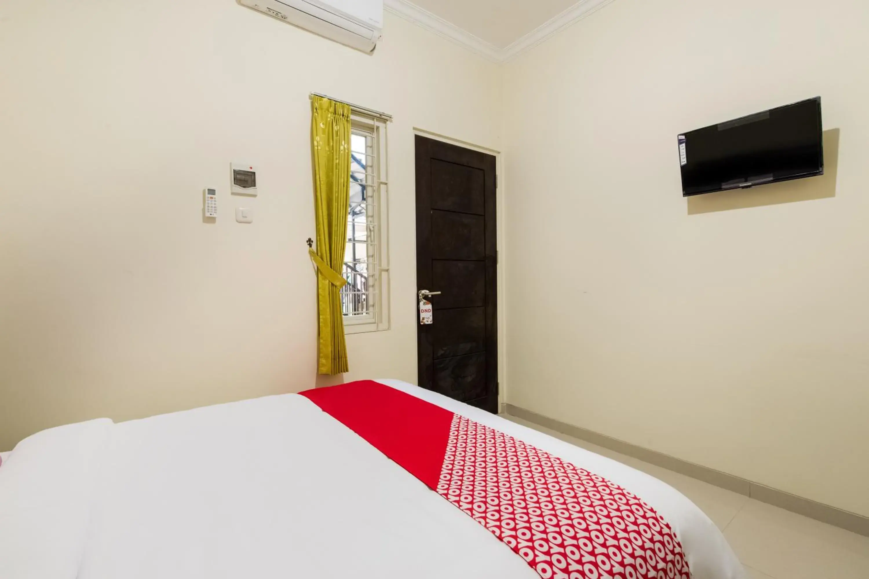 Bedroom, Bed in OYO 3398 Griya RM 19 Syariah