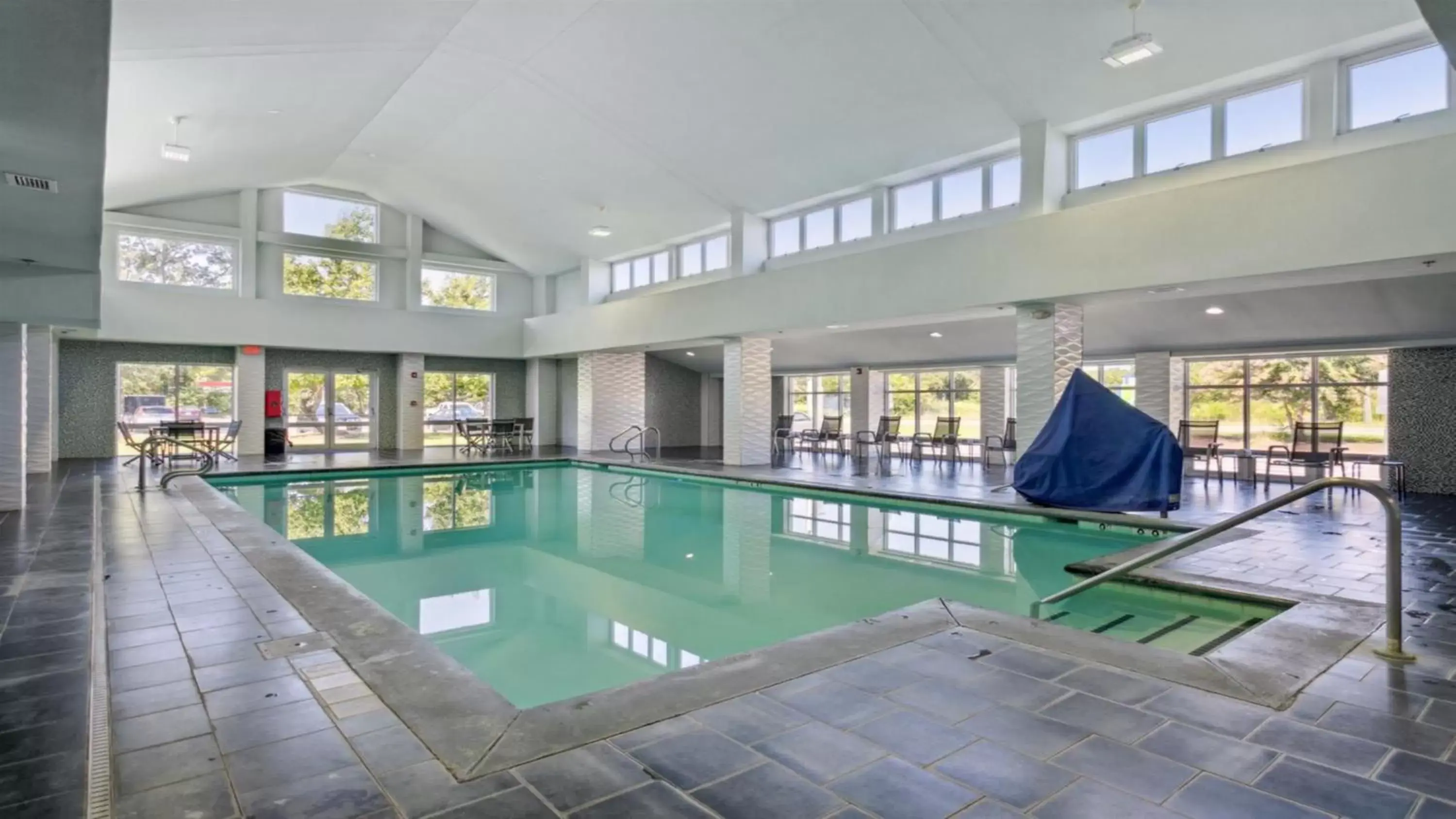 Swimming Pool in Holiday Inn Express Williamsburg North, an IHG Hotel