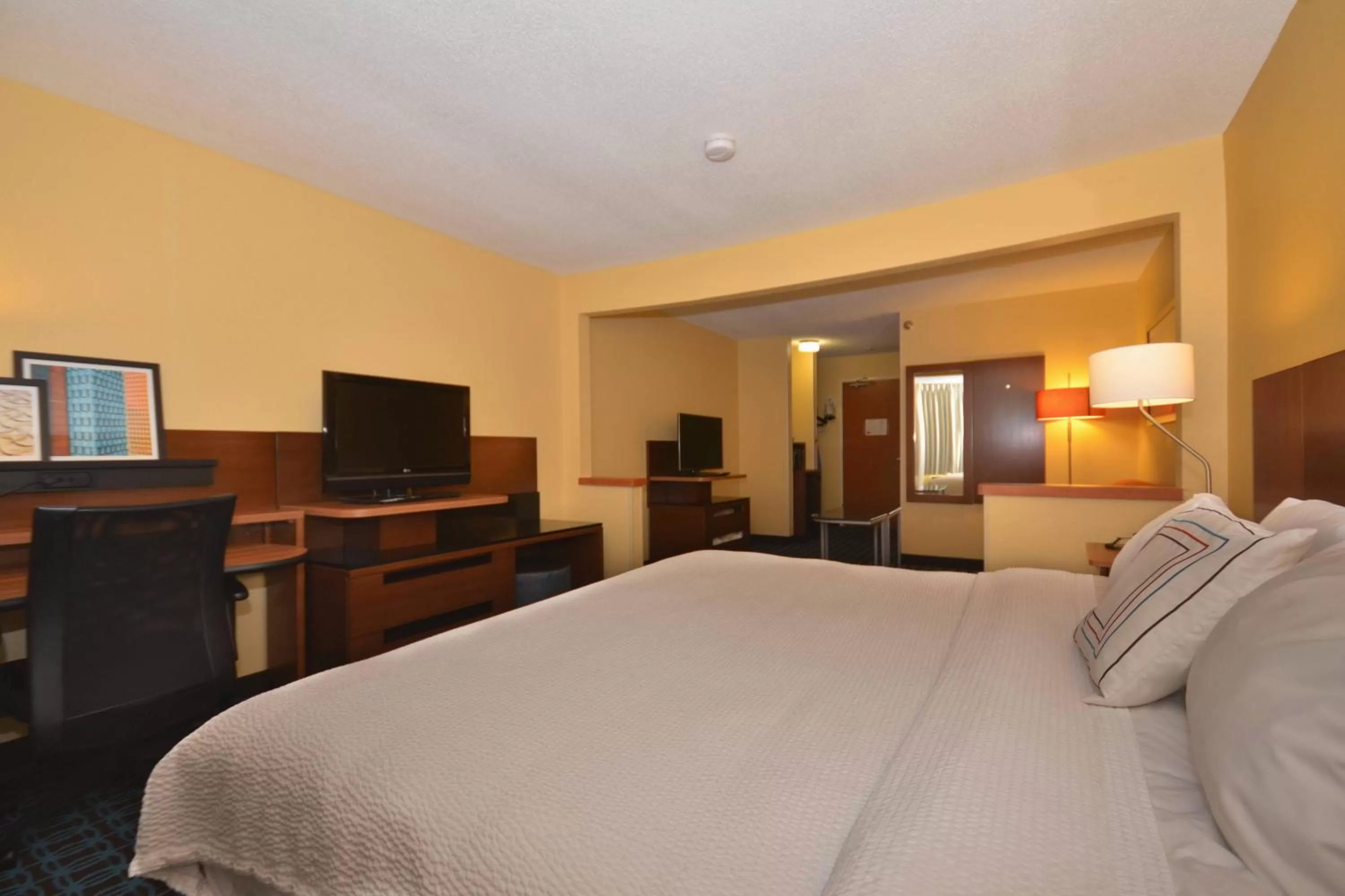 Bedroom, Bed in Freedom Inn