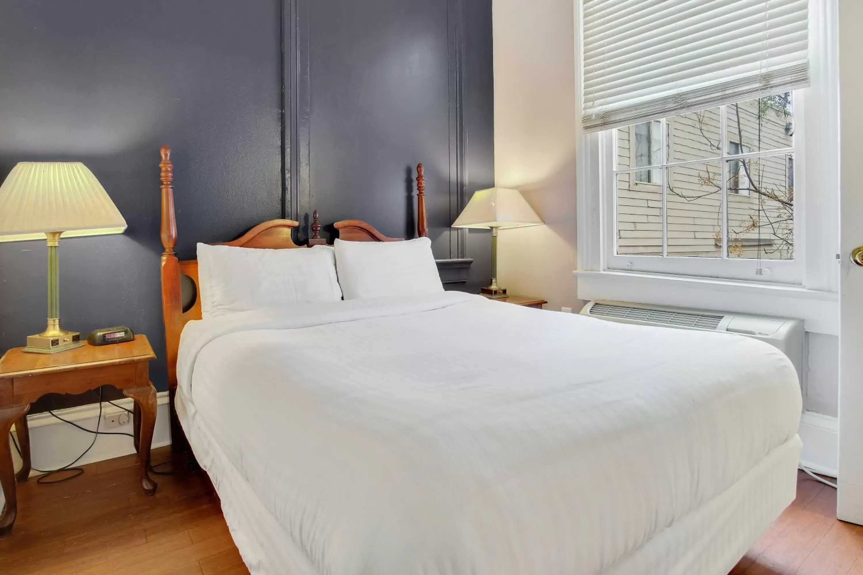 Two-Queen Suite in Rathbone Mansions New Orleans Two-Queen Suite in Rathbone Mansions New Orleans