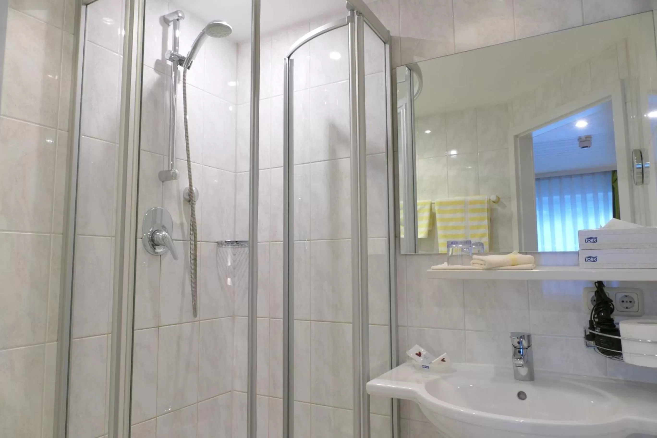 Bathroom in Altstadt-Hotel Zum Hechten