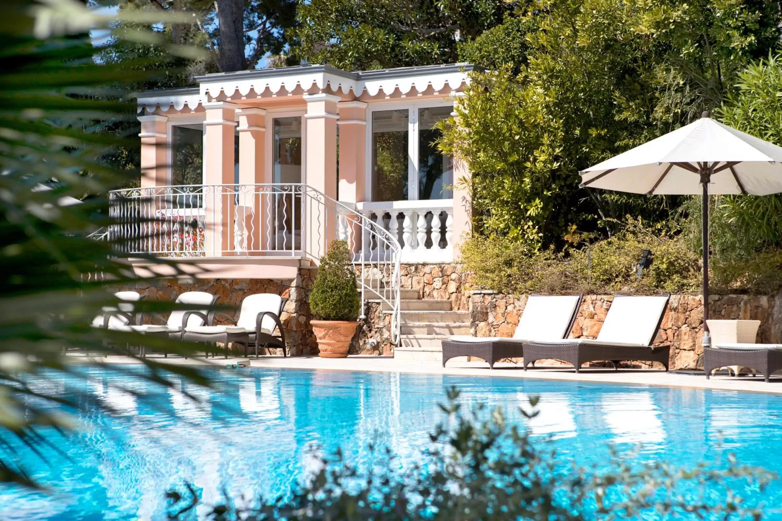Balcony/Terrace, Swimming Pool in Grand-Hôtel du Cap-Ferrat, A Four Seasons Hotel