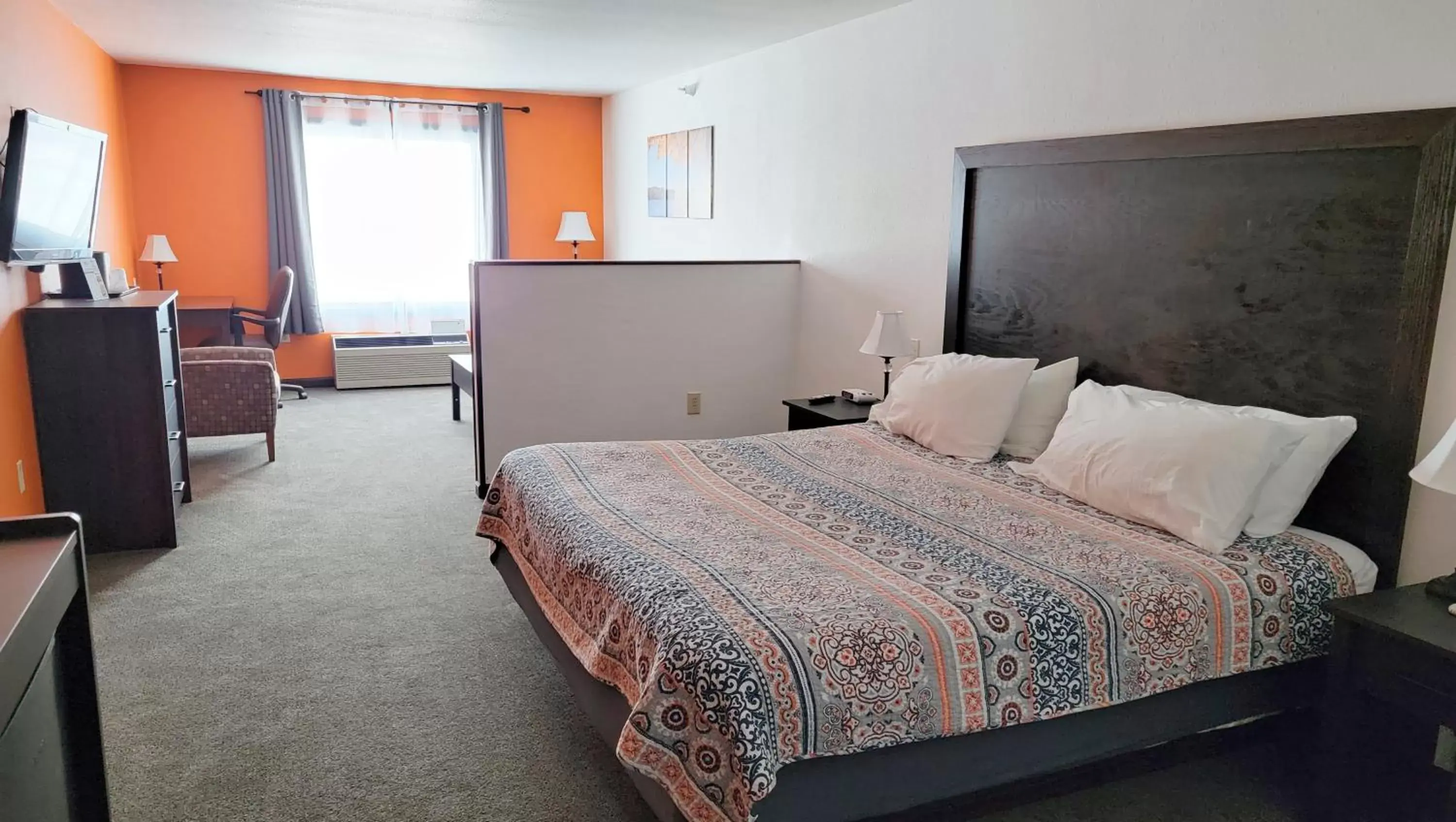 King Suite - Not Pet Friendly in Jasper Ridge Inn Ishpeming King Suite - Not Pet Friendly in Jasper Ridge Inn Ishpeming