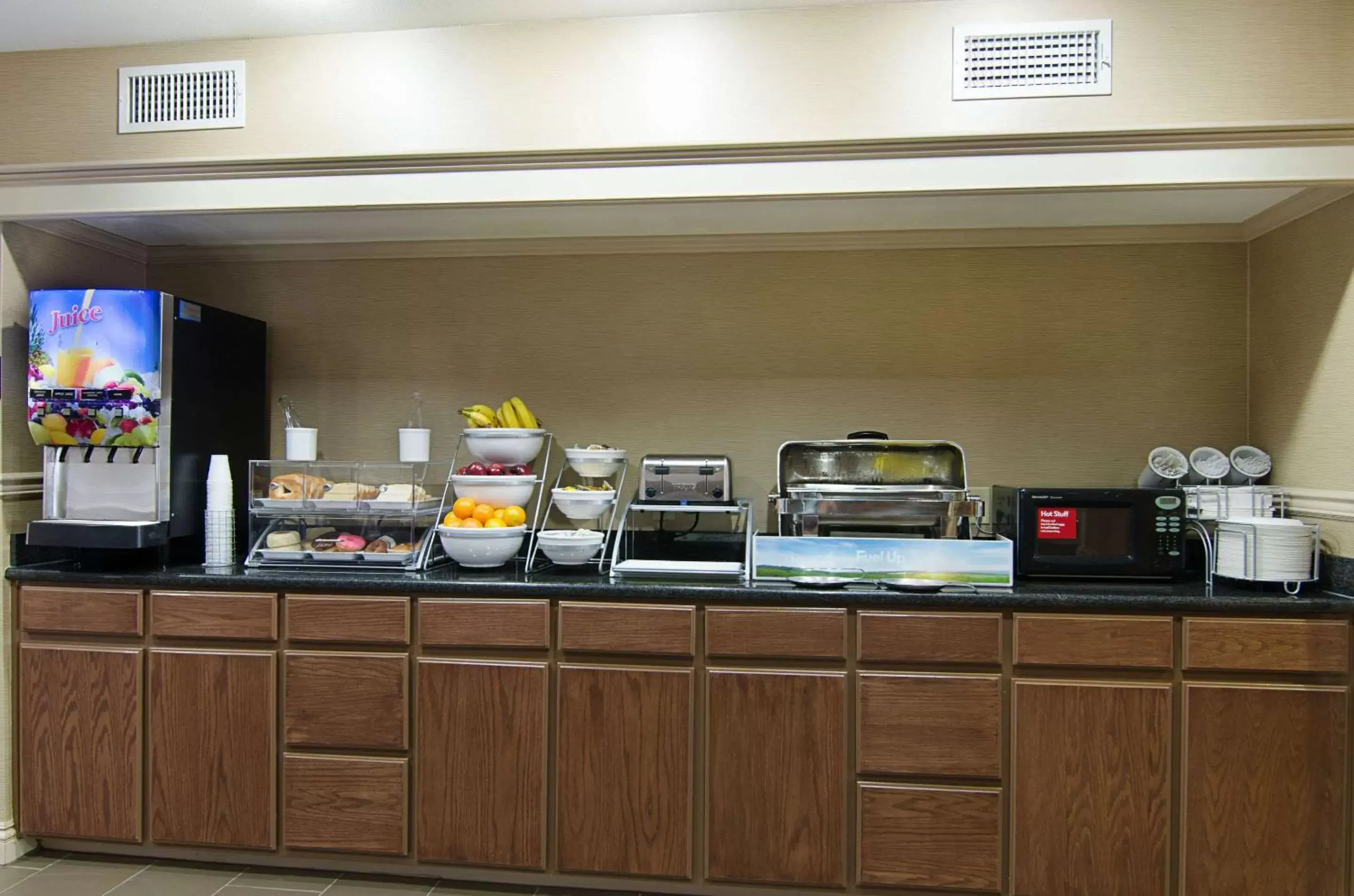 Restaurant/places to eat in Quality Suites Springdale West I-49 Restaurant/places to eat in Quality Suites Springdale West I-49