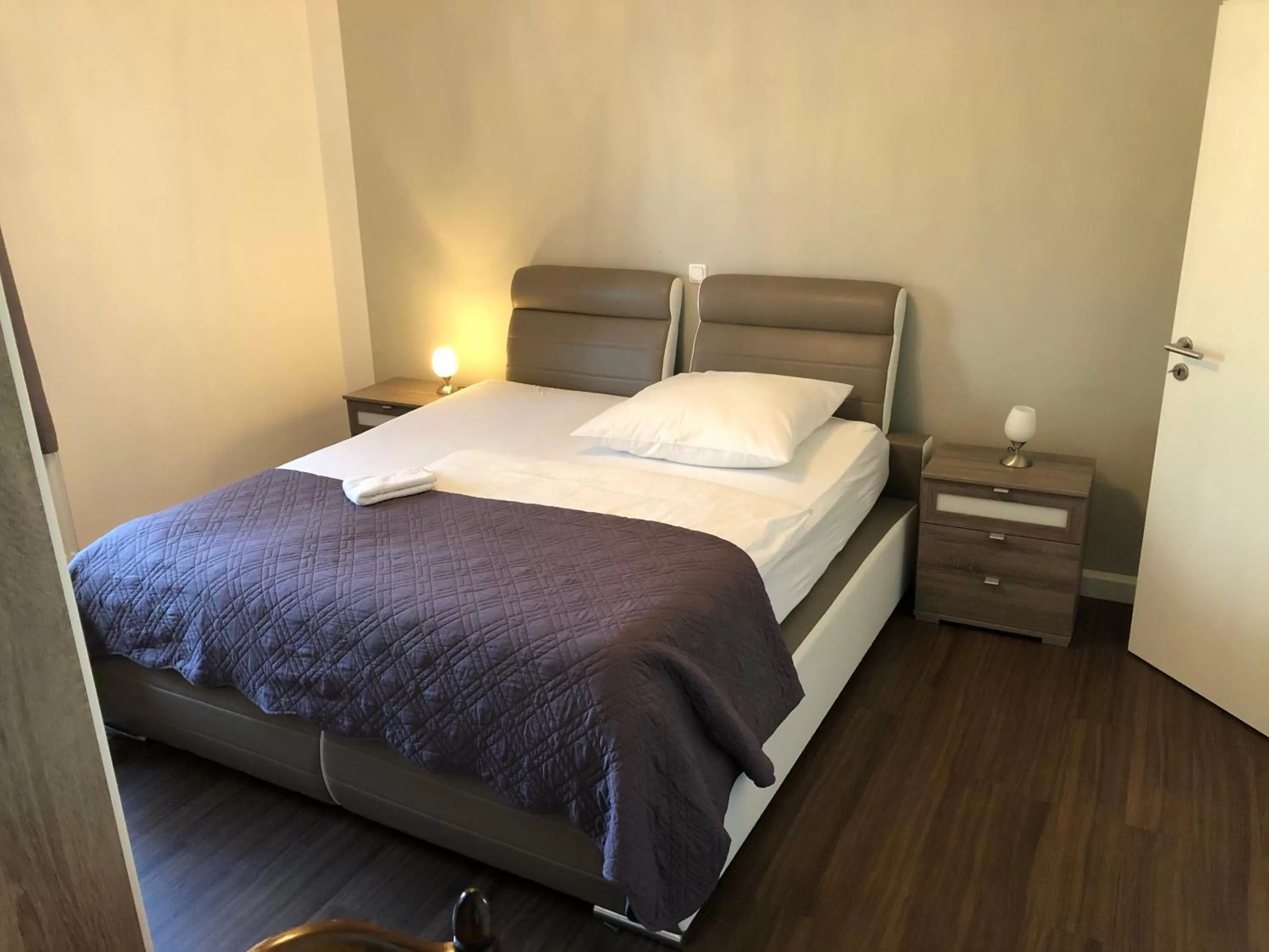 Bed in Hotel Restaurant Dalmacija