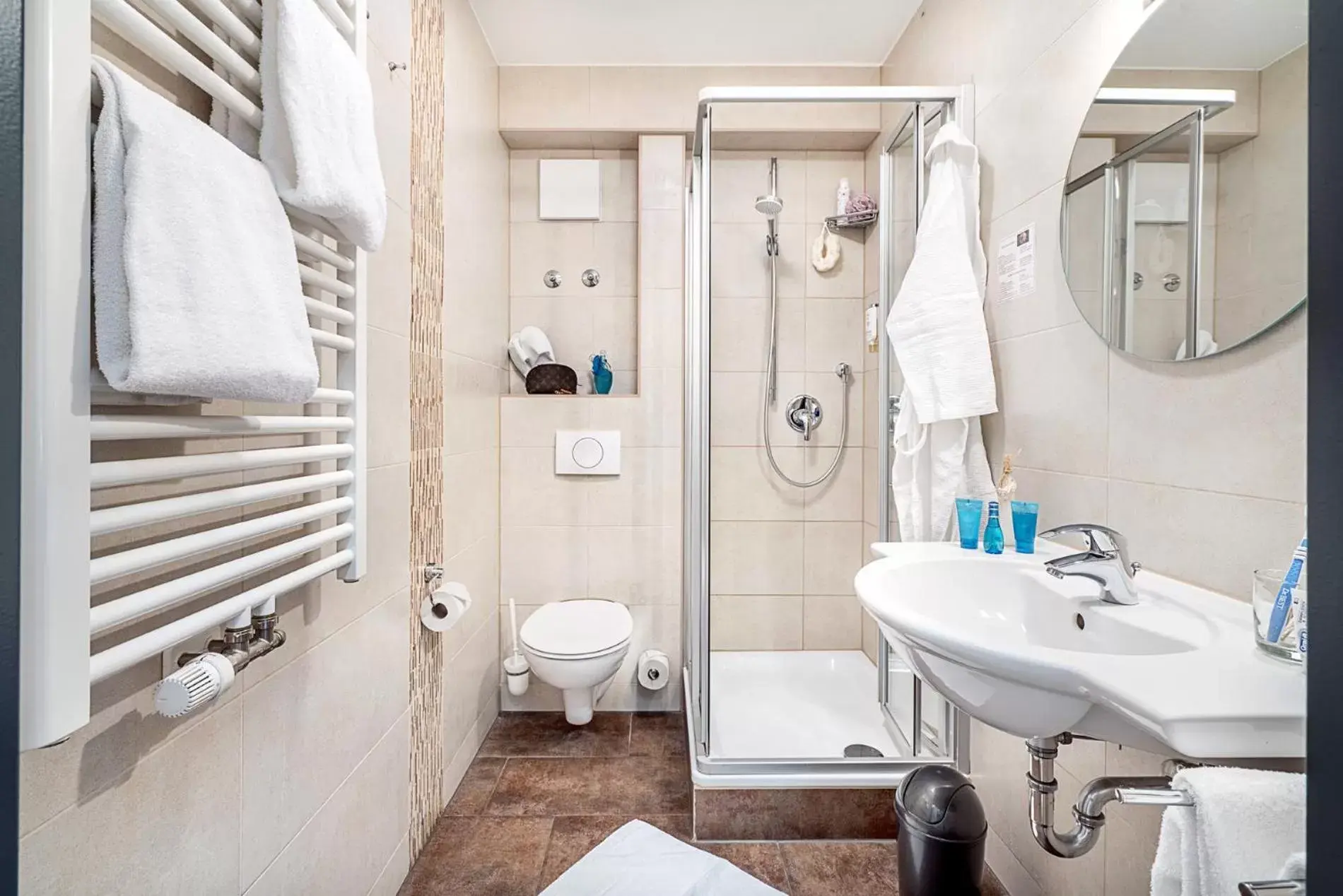 Bathroom in Hotel Rappen Rothenburg ob der Tauber