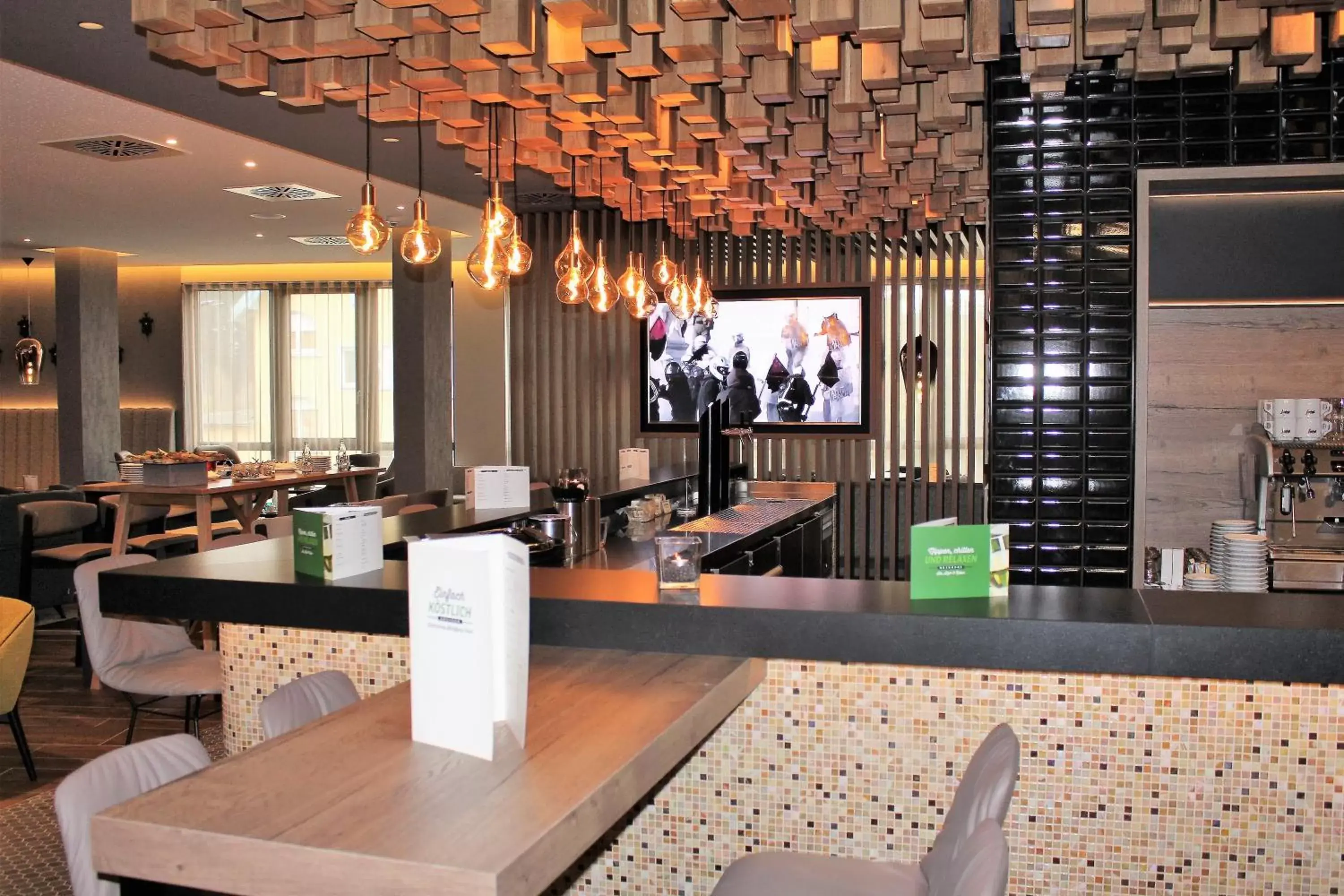 Lounge or bar, Restaurant/Places to Eat in Holiday Inn - Villingen - Schwenningen, an IHG Hotel