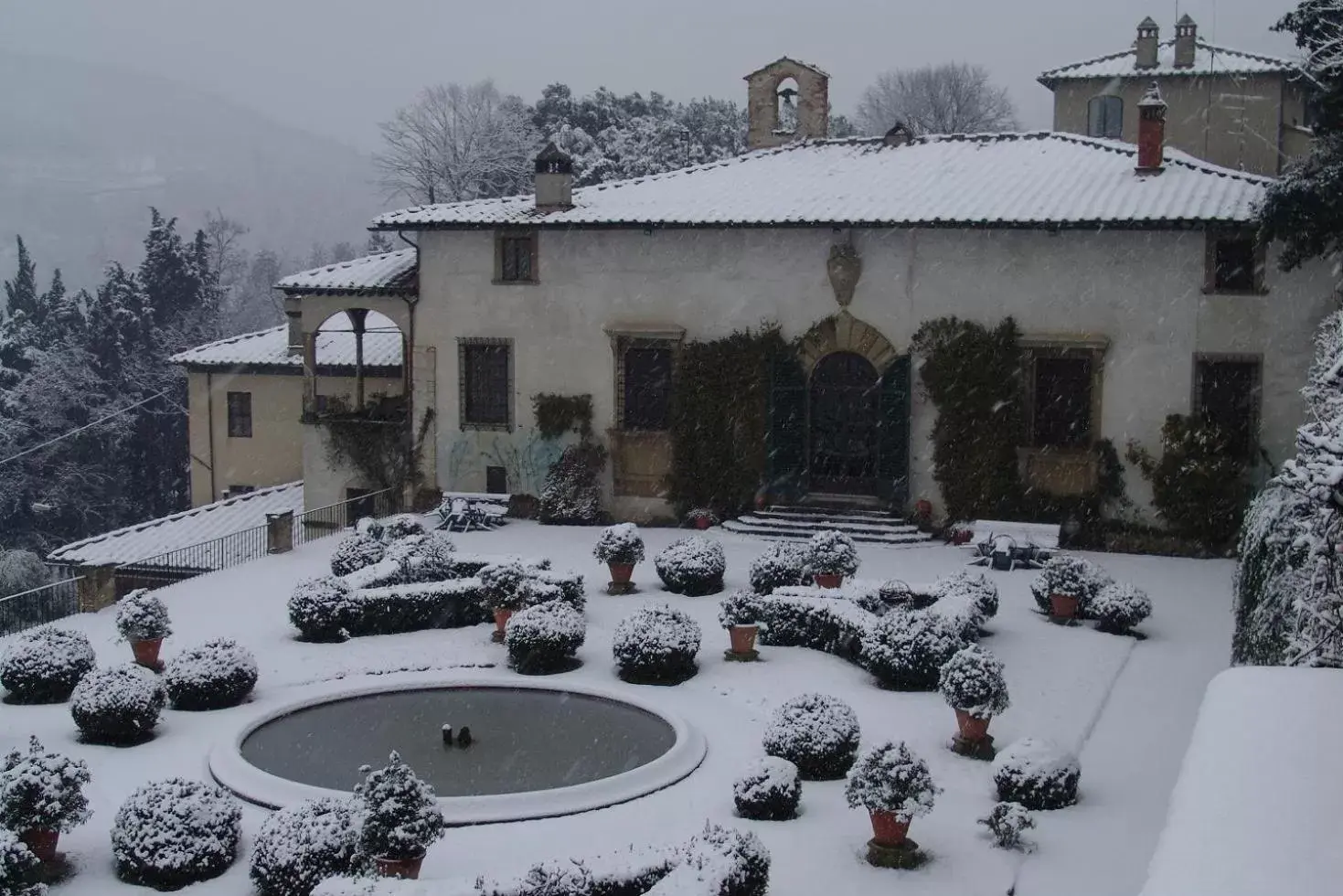 Facade/entrance, Winter in Villa Rucellai
