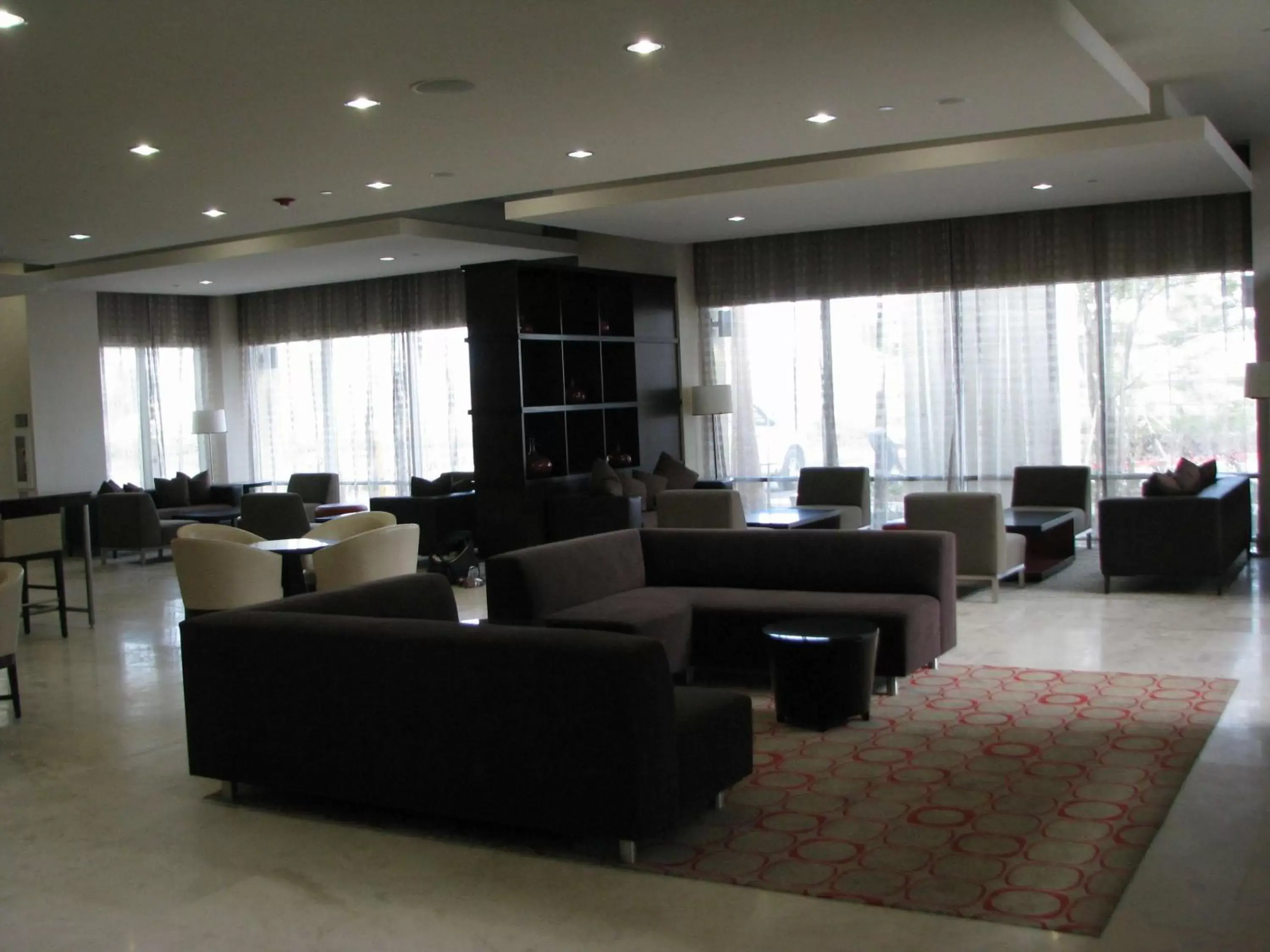 Lobby or reception in Embassy Suites Ontario - Airport