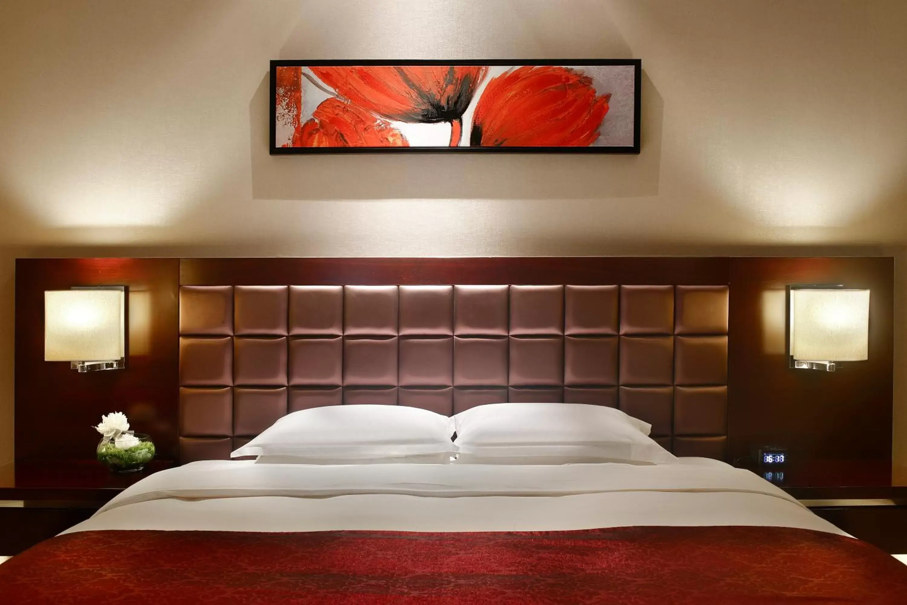 Bed in The QUBE Hotel Shanghai – Pudong International Airport