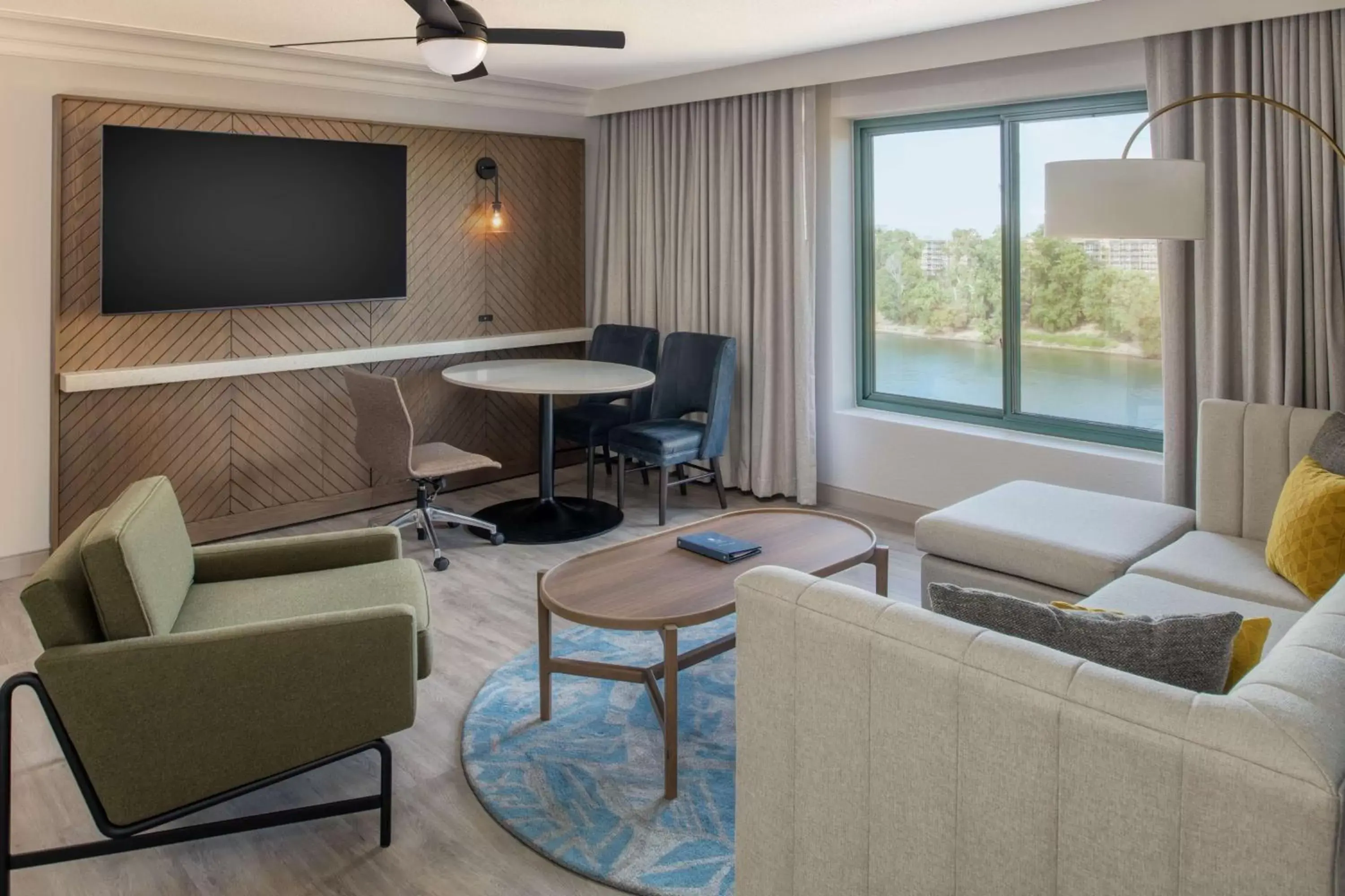 Living room, Seating Area in Embassy Suites by Hilton Sacramento Riverfront Promenade