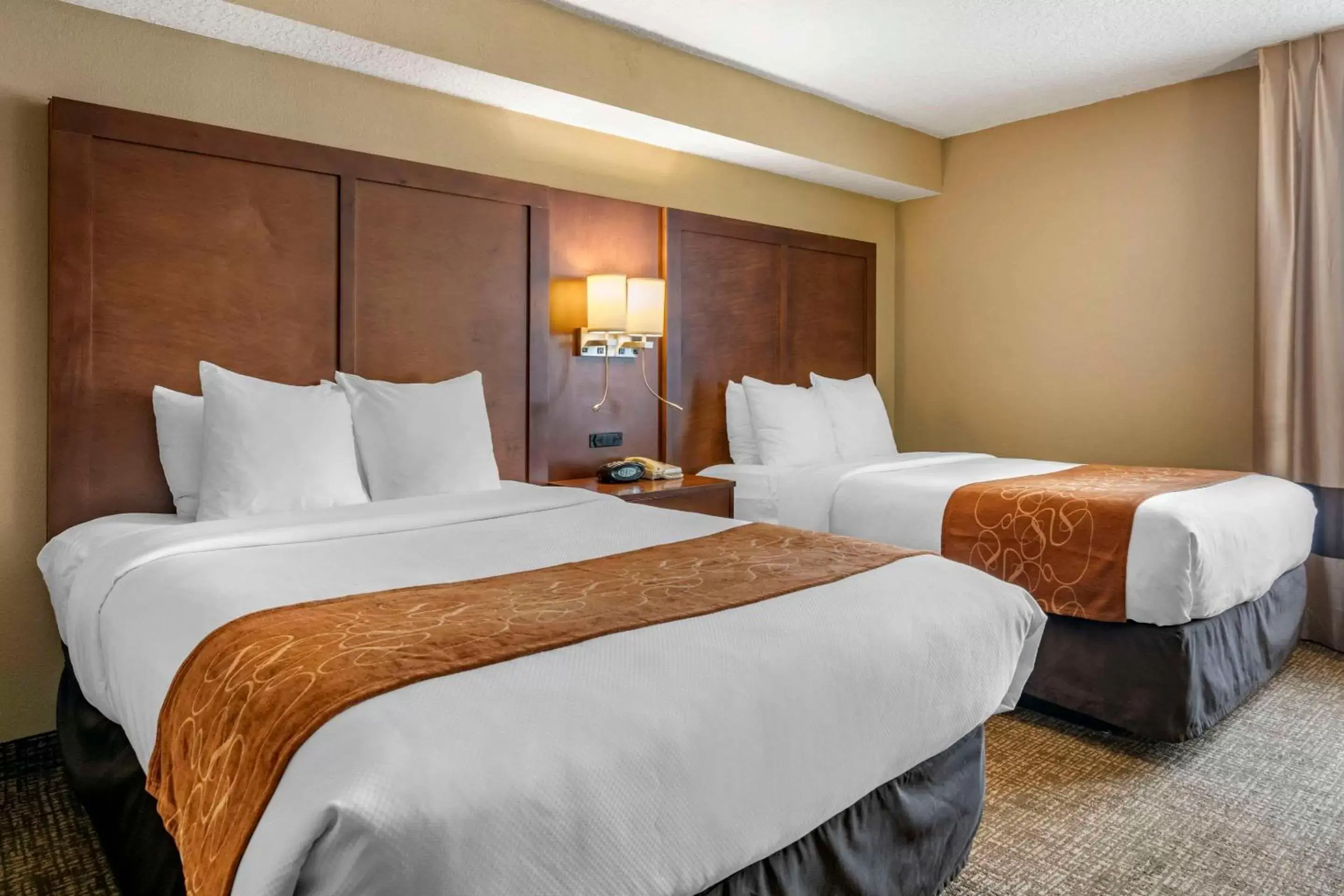 Bedroom, Bed in Comfort Suites Baymeadows Near Butler Blvd