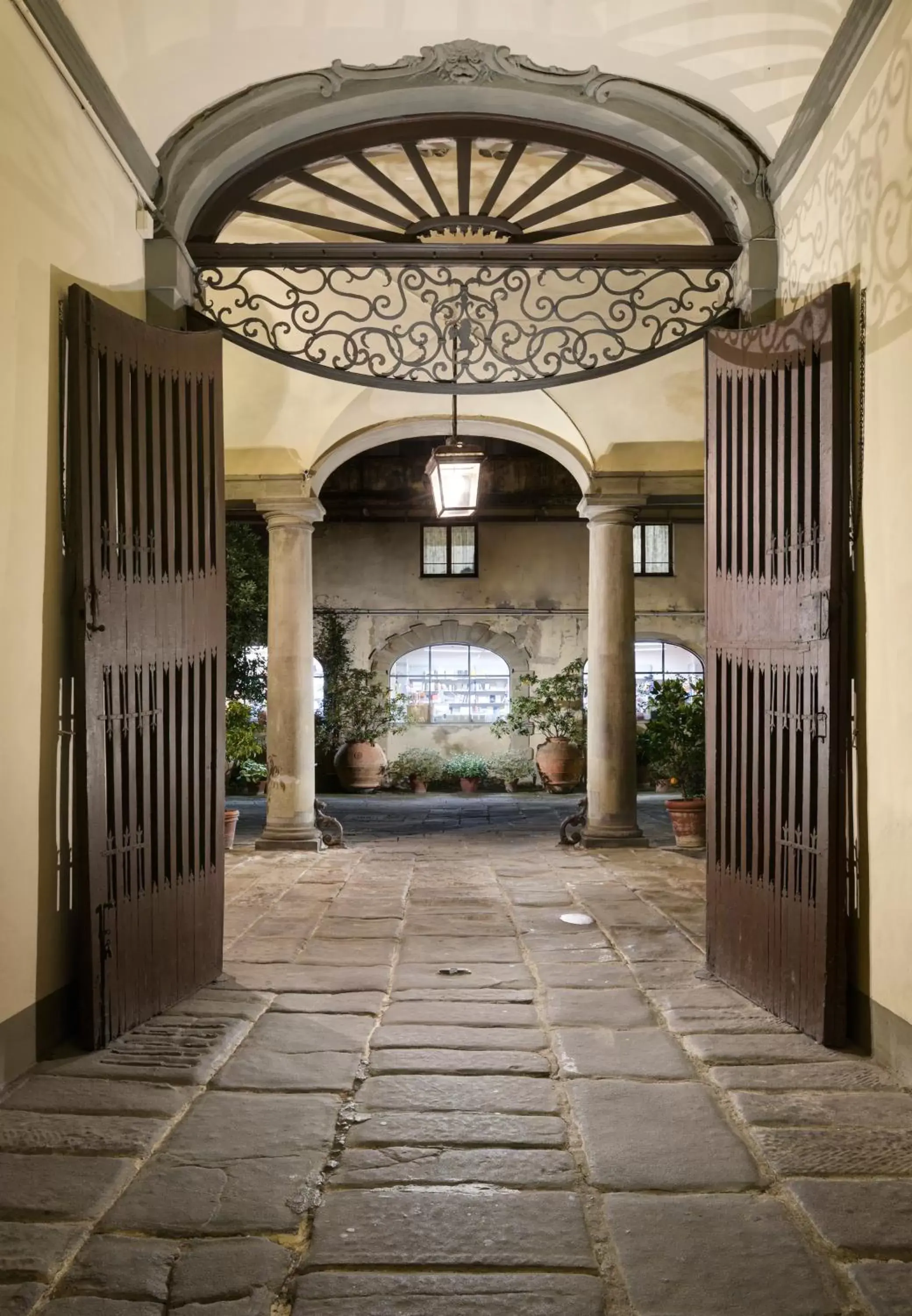 Facade/entrance in Palazzo Niccolini al Duomo Residenza D'Epoca Facade/entrance in Palazzo Niccolini al Duomo Residenza D'Epoca