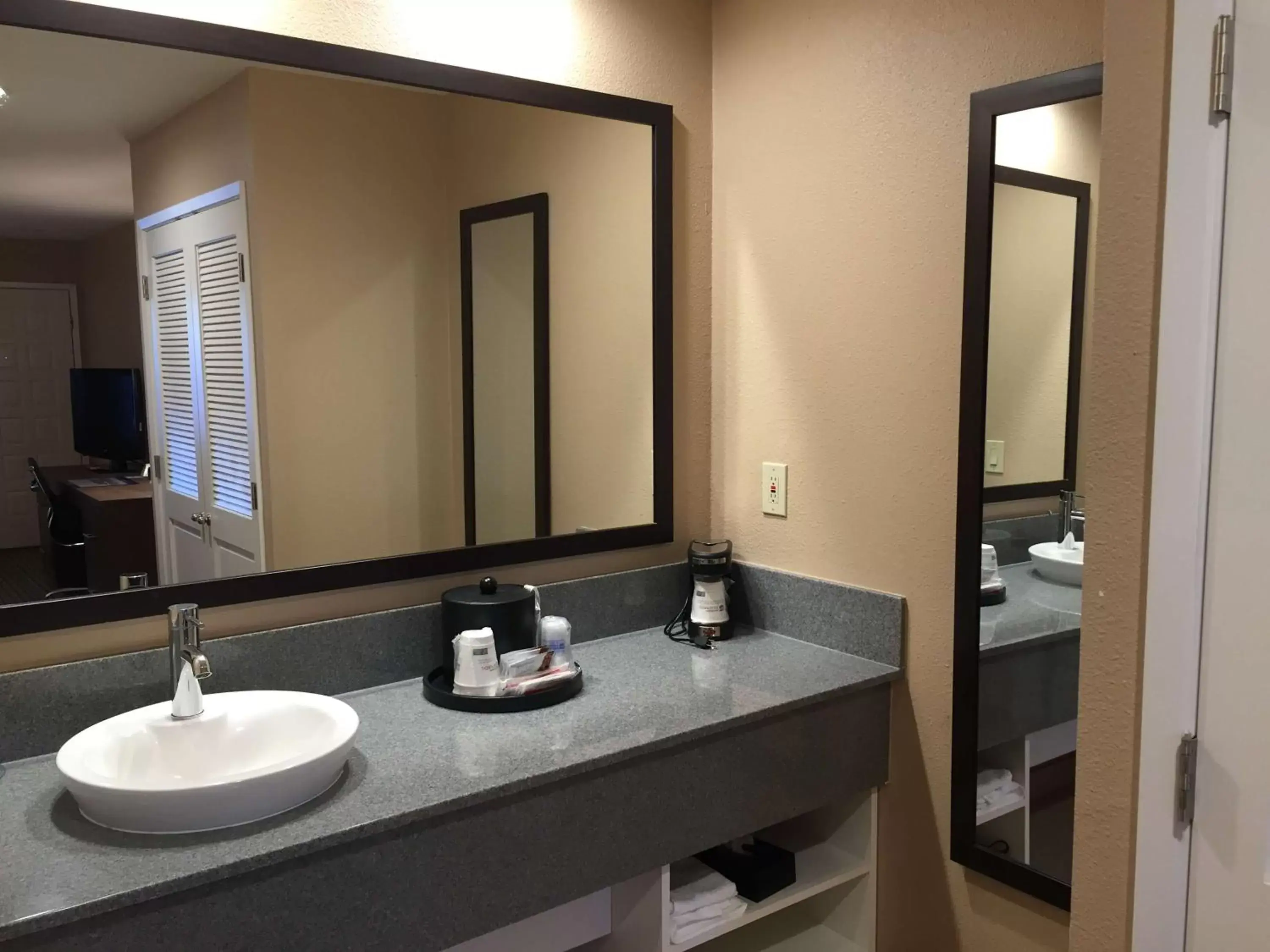 Bathroom in Best Western Plus Inn Scotts Valley