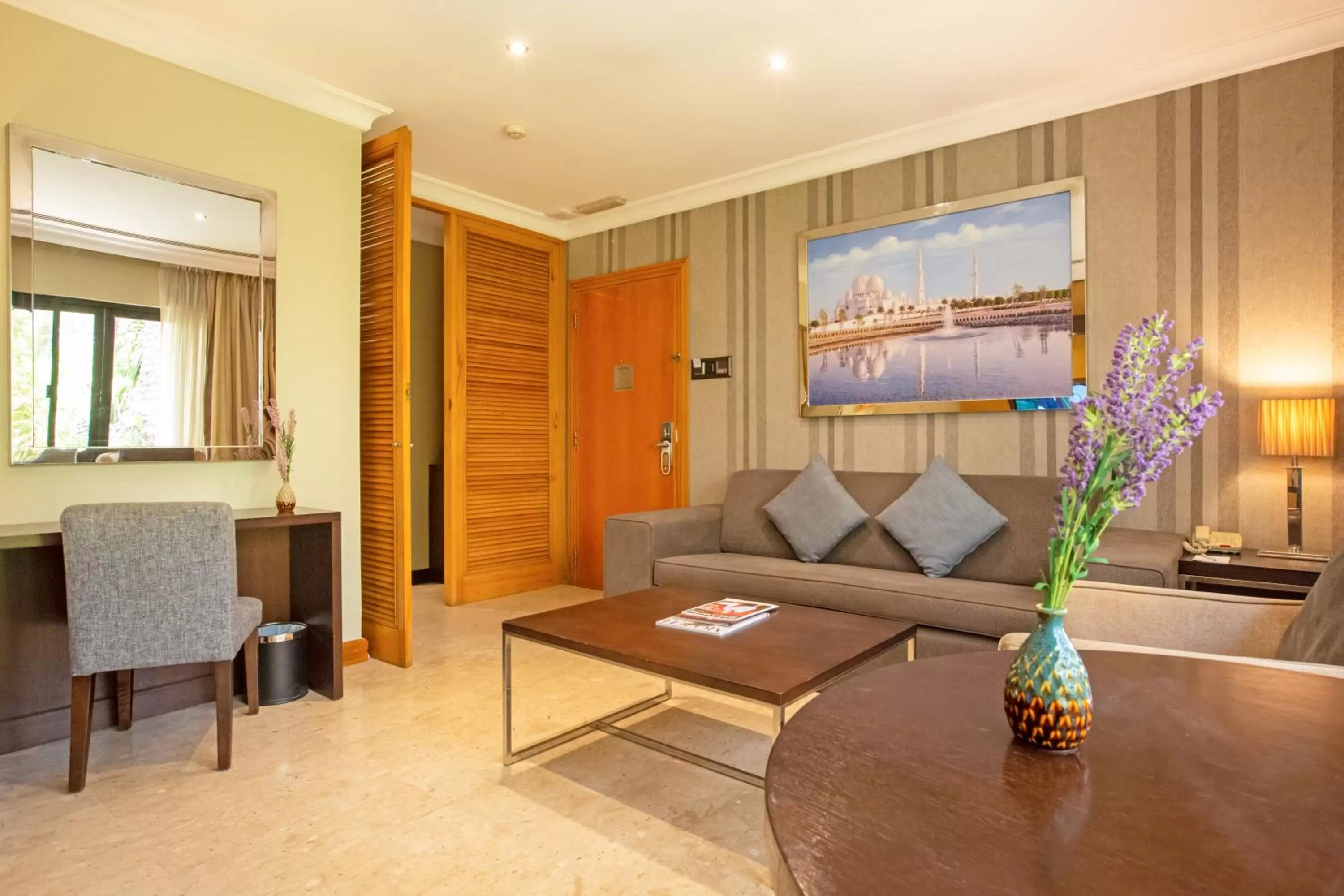 Living room in Dubai Marine Beach Resort & Spa