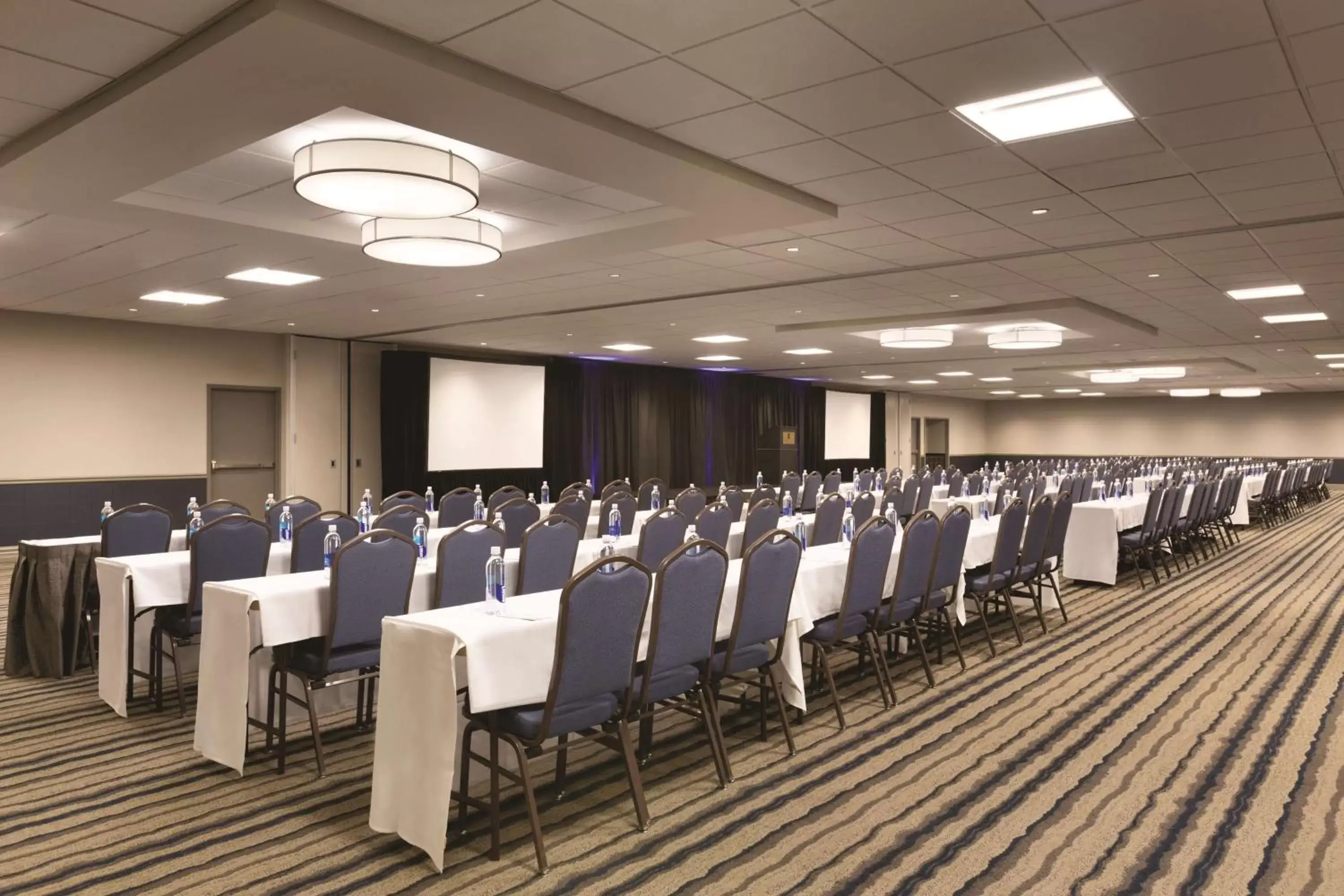 Meeting/conference room in Embassy Suites by Hilton Bloomington/Minneapolis