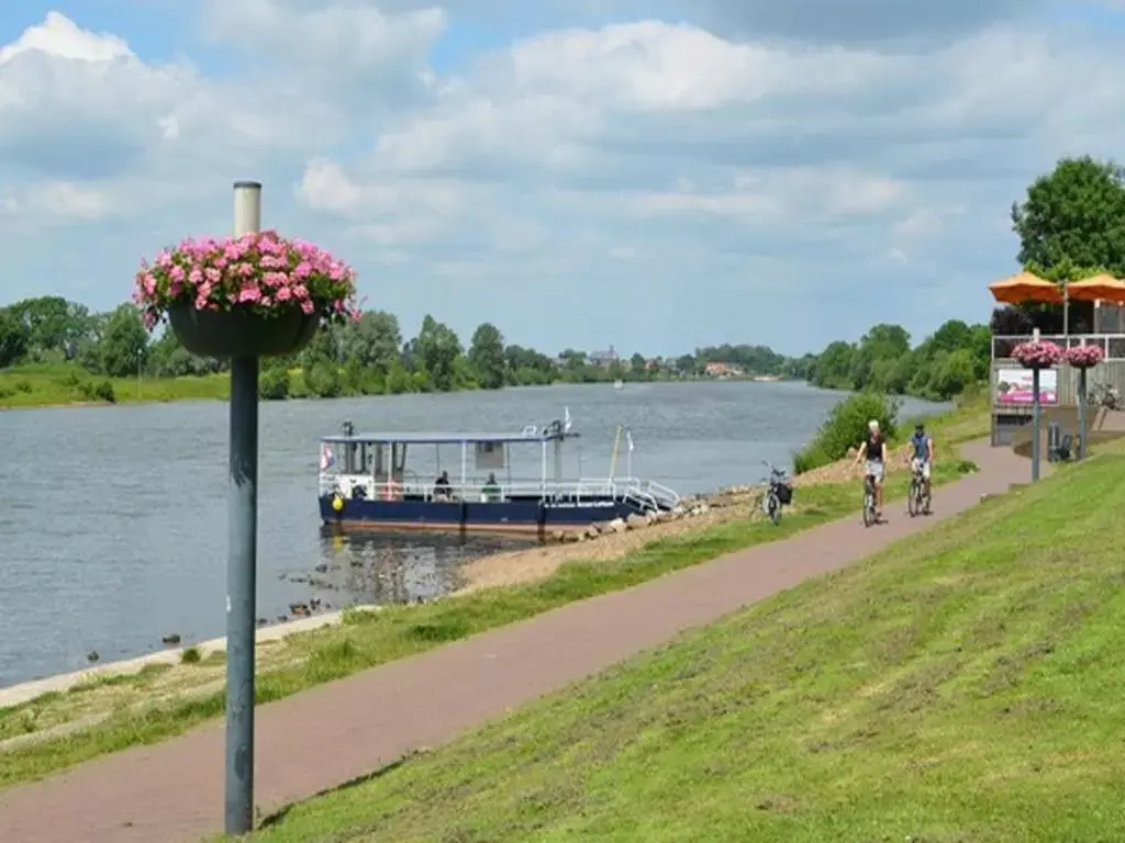 River view in De Maasparel Nextdoor Suites