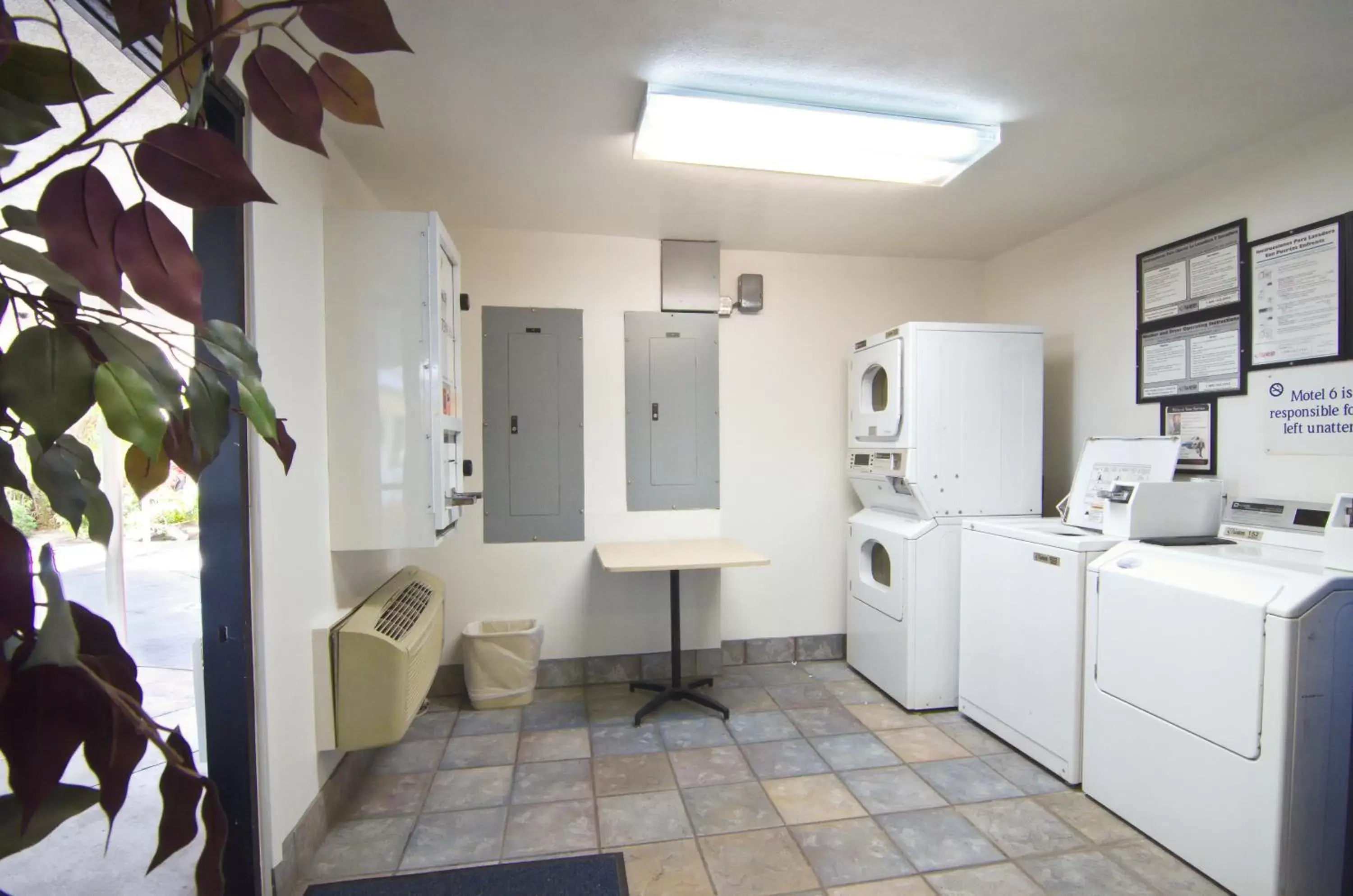 Other, Kitchen/Kitchenette in Motel 6-Palm Springs, CA - East - Palm Canyon