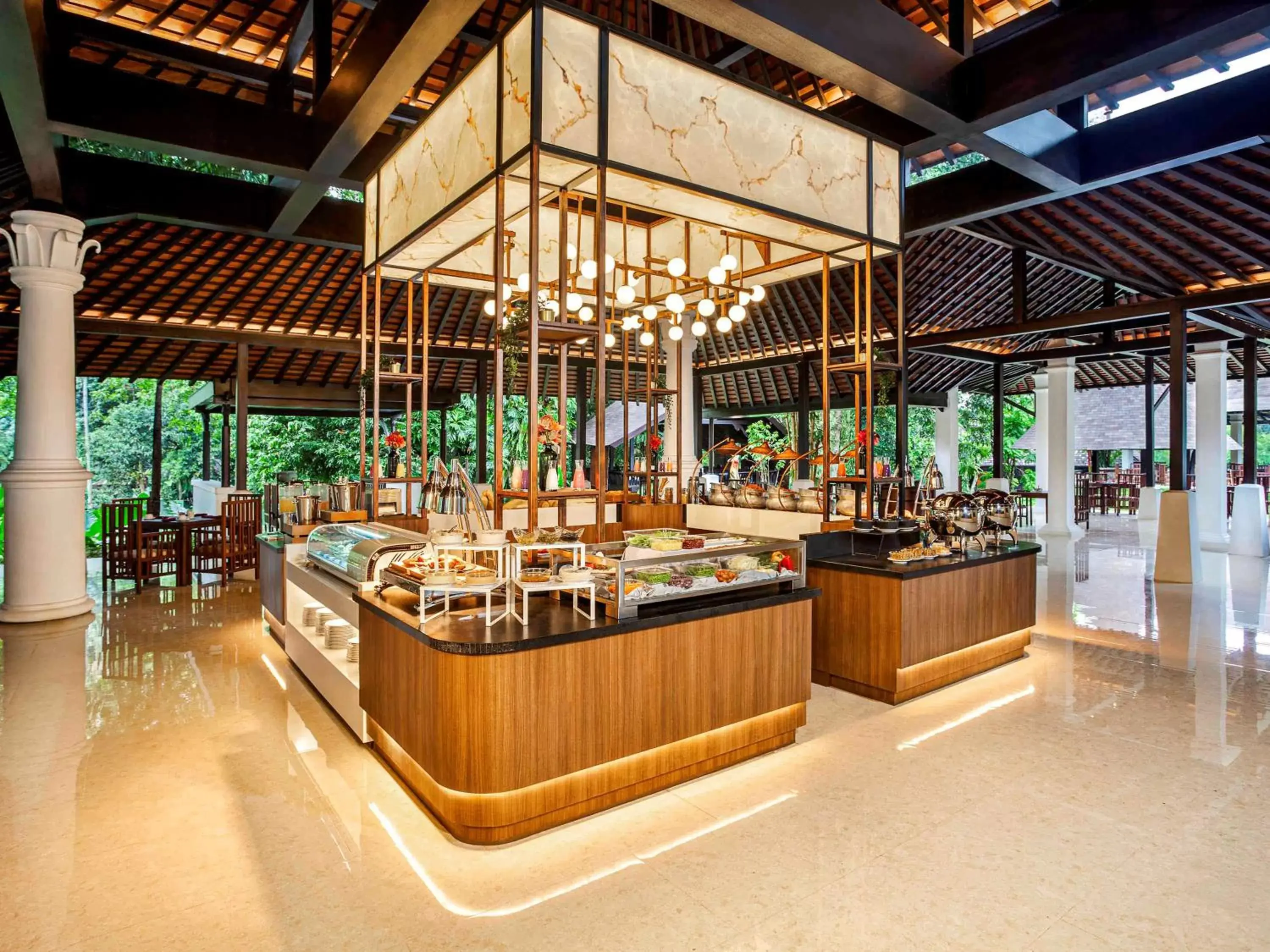 Restaurant/Places to Eat in Novotel Bogor Golf Resort