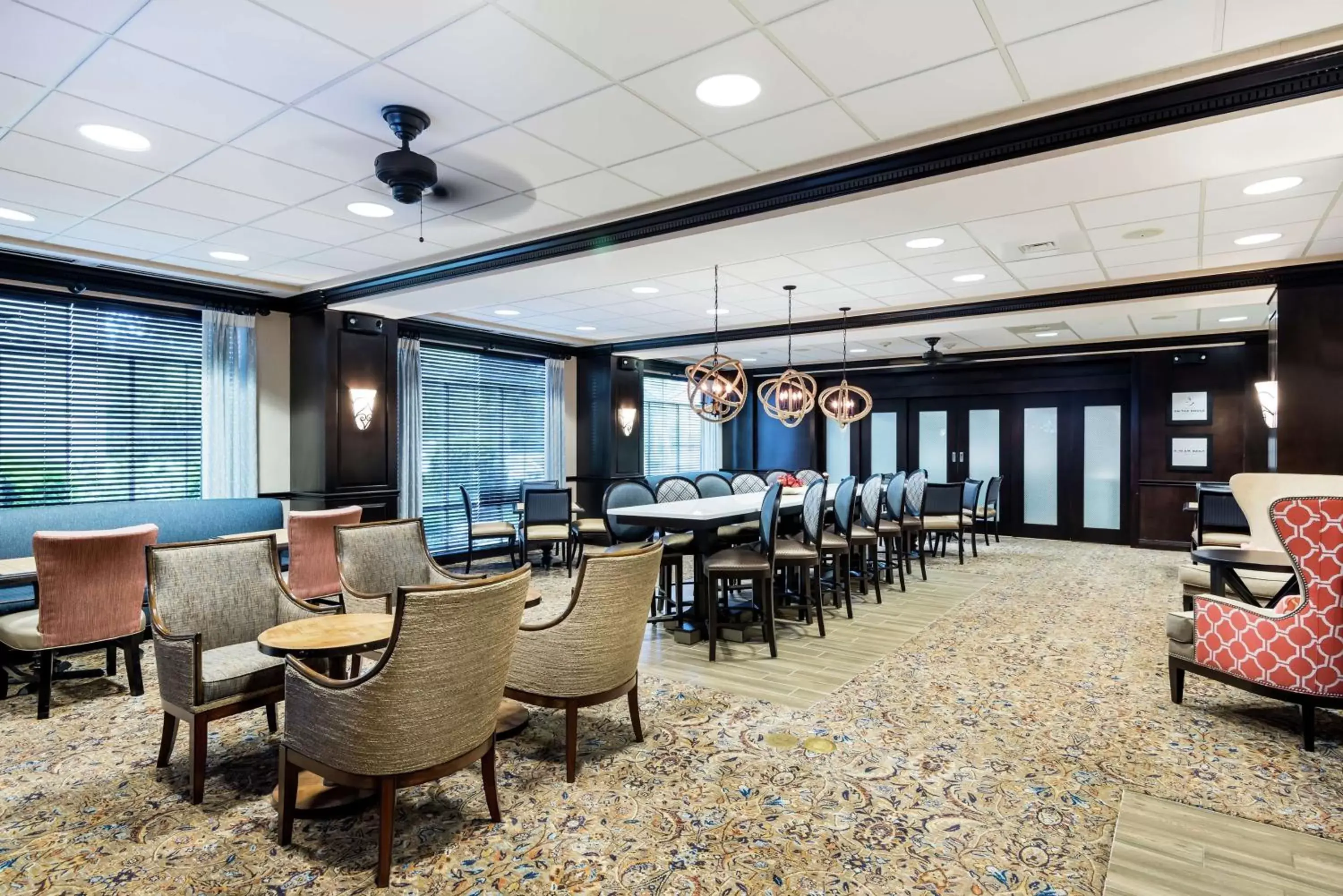 Dining area in Hampton Inn Murrells Inlet/Myrtle Beach Area