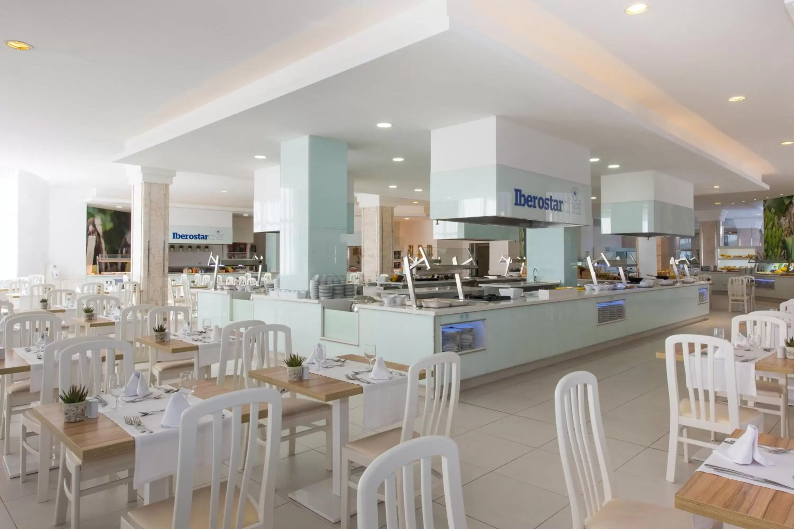 Restaurant/Places to Eat in Iberostar Bouganville Playa