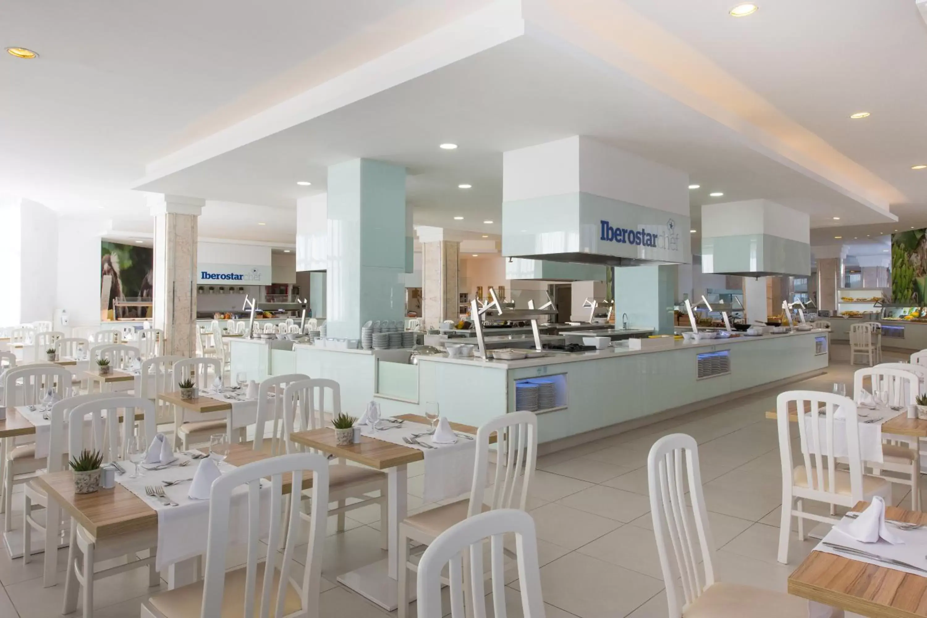 Restaurant/places to eat in Iberostar Waves Bouganville Playa Restaurant/places to eat in Iberostar Waves Bouganville Playa